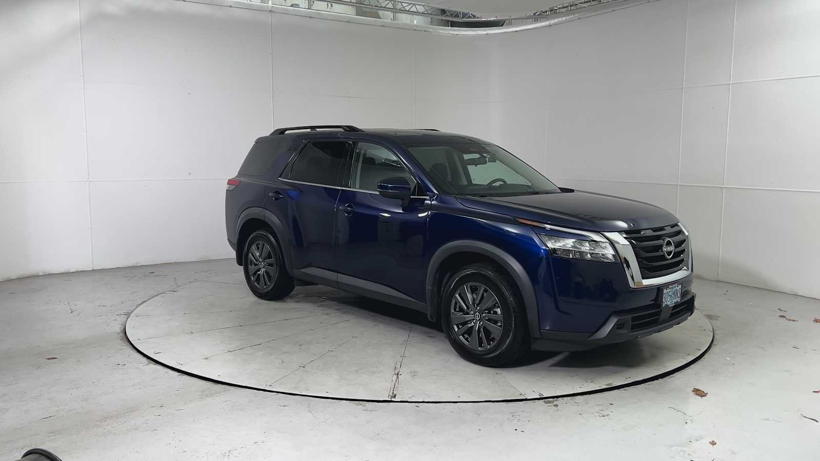 Thumbnail: 2022 Nissan Pathfinder - 8