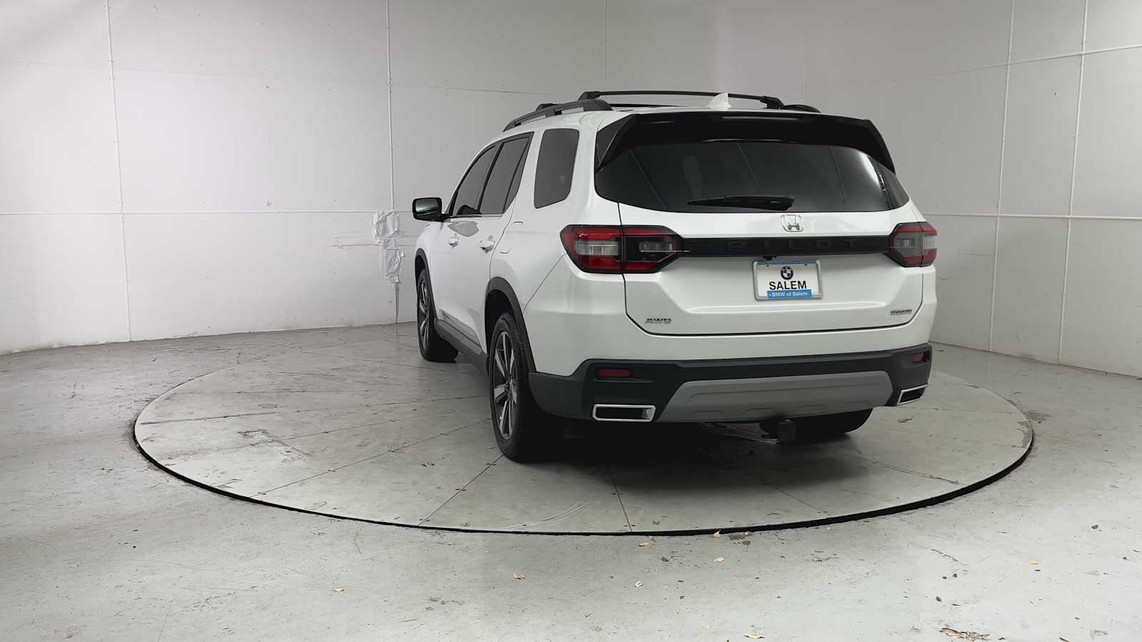 Thumbnail: 2023 Honda Pilot - 3