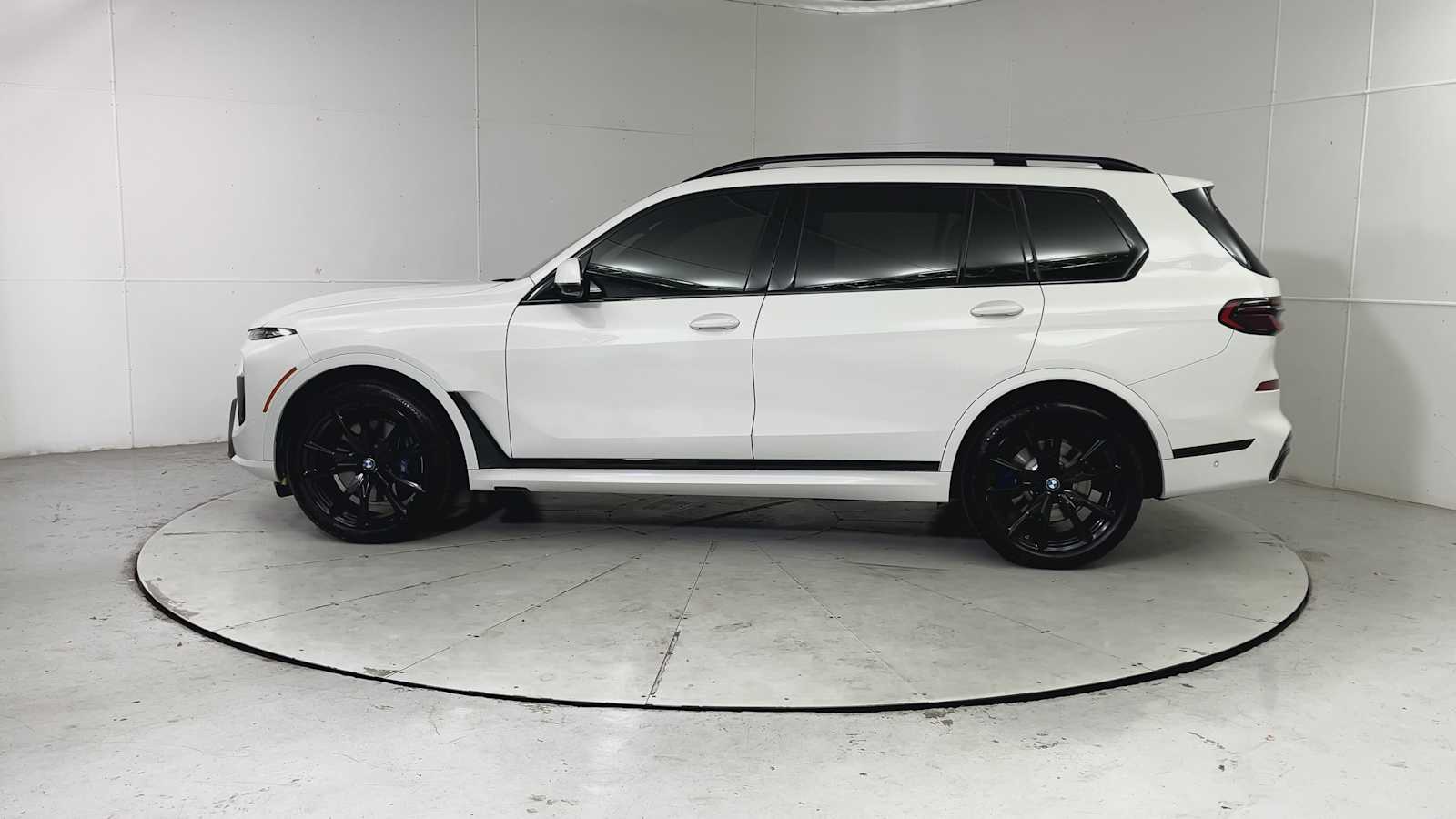Thumbnail: 2024 BMW X7 - 4