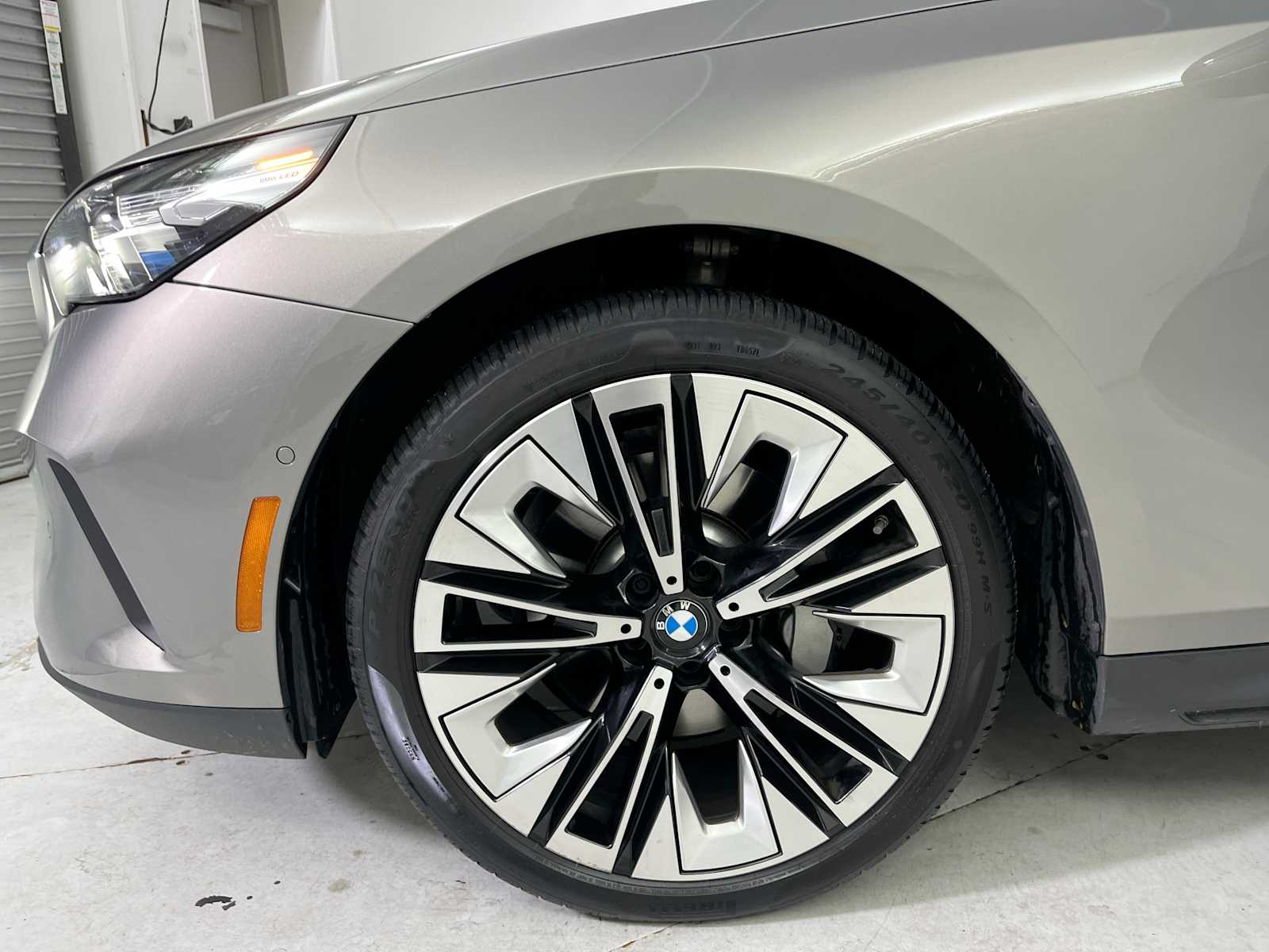 Thumbnail: 2026 BMW 5 Series - 25