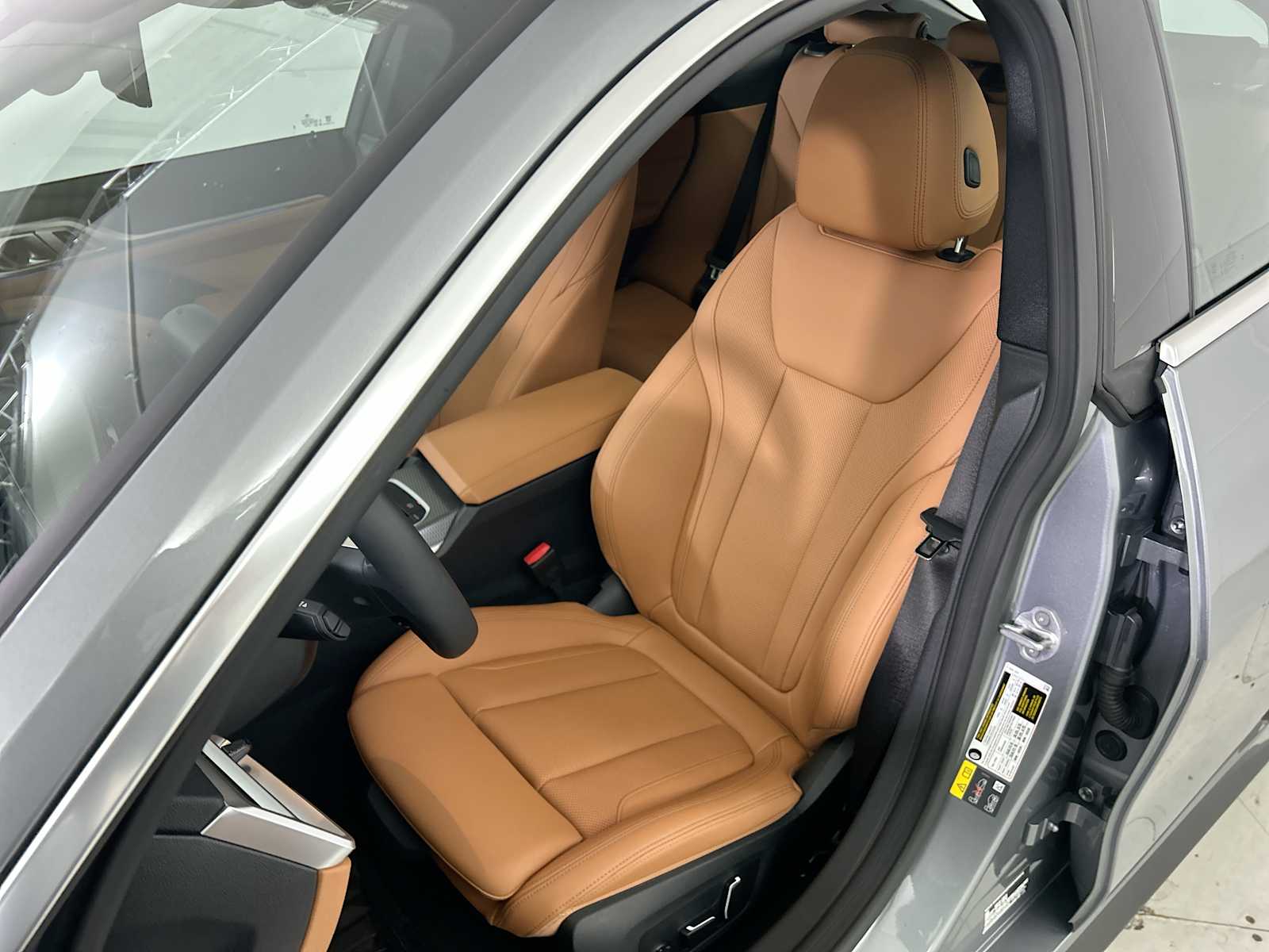 Thumbnail: 2025 BMW i4 - 13