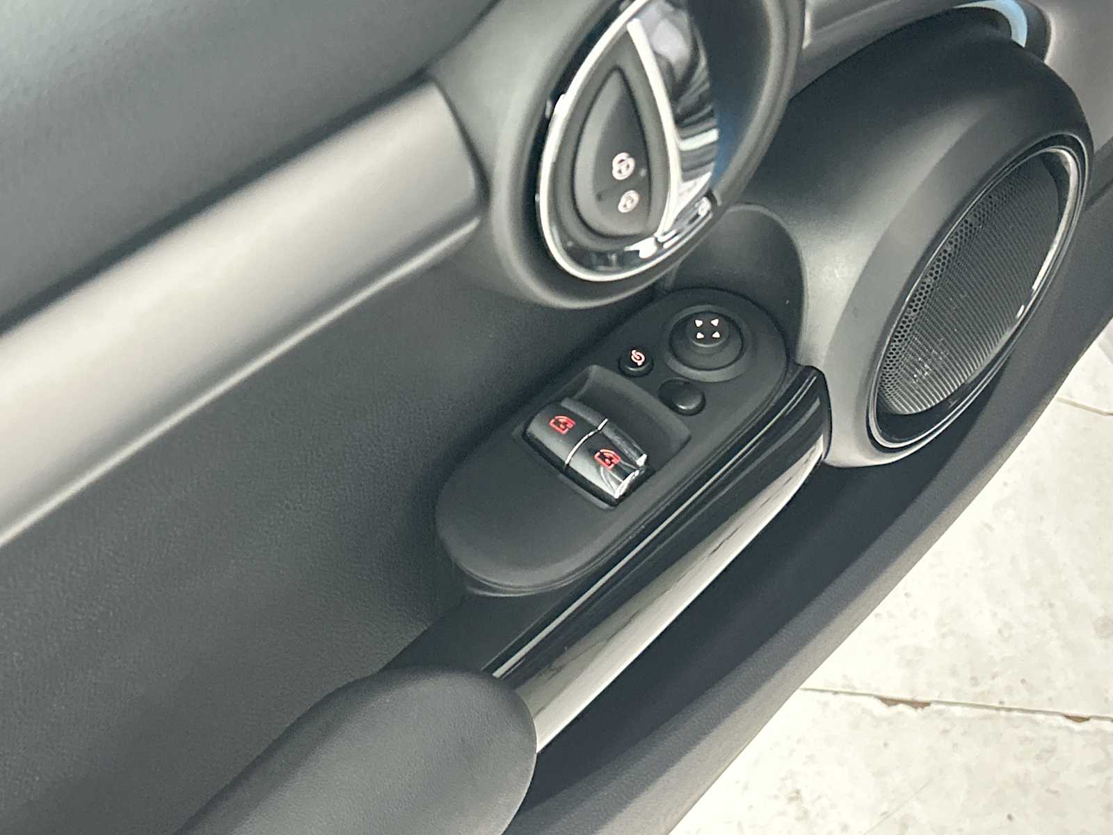 Thumbnail: 2023 MINI Cooper Hardtop - 15