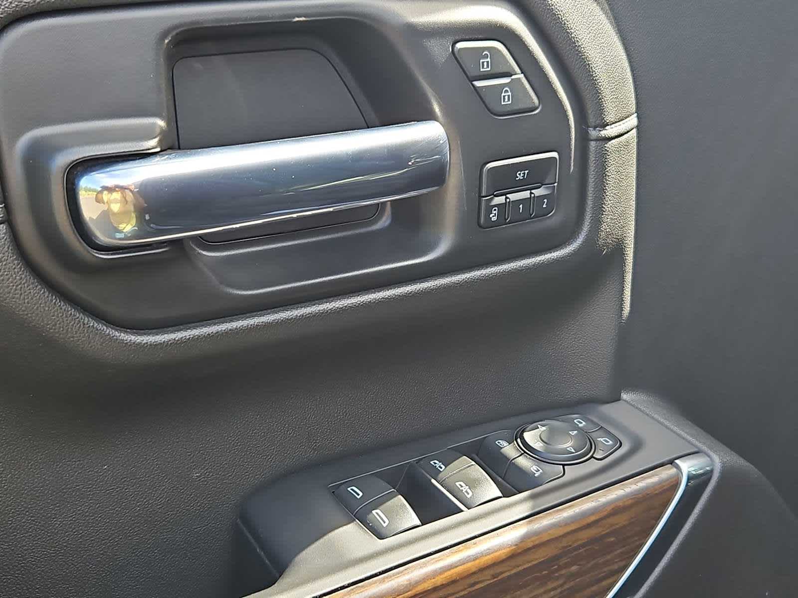 Thumbnail: 2022 Chevrolet Silverado 1500 - 16