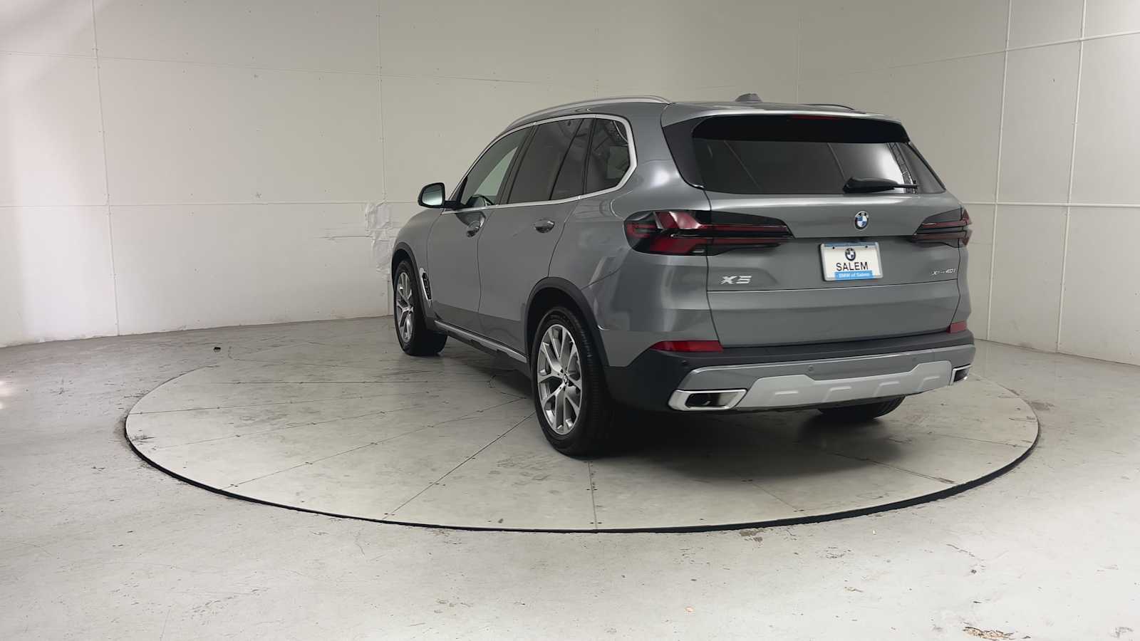 Thumbnail: 2026 BMW X5 - 3