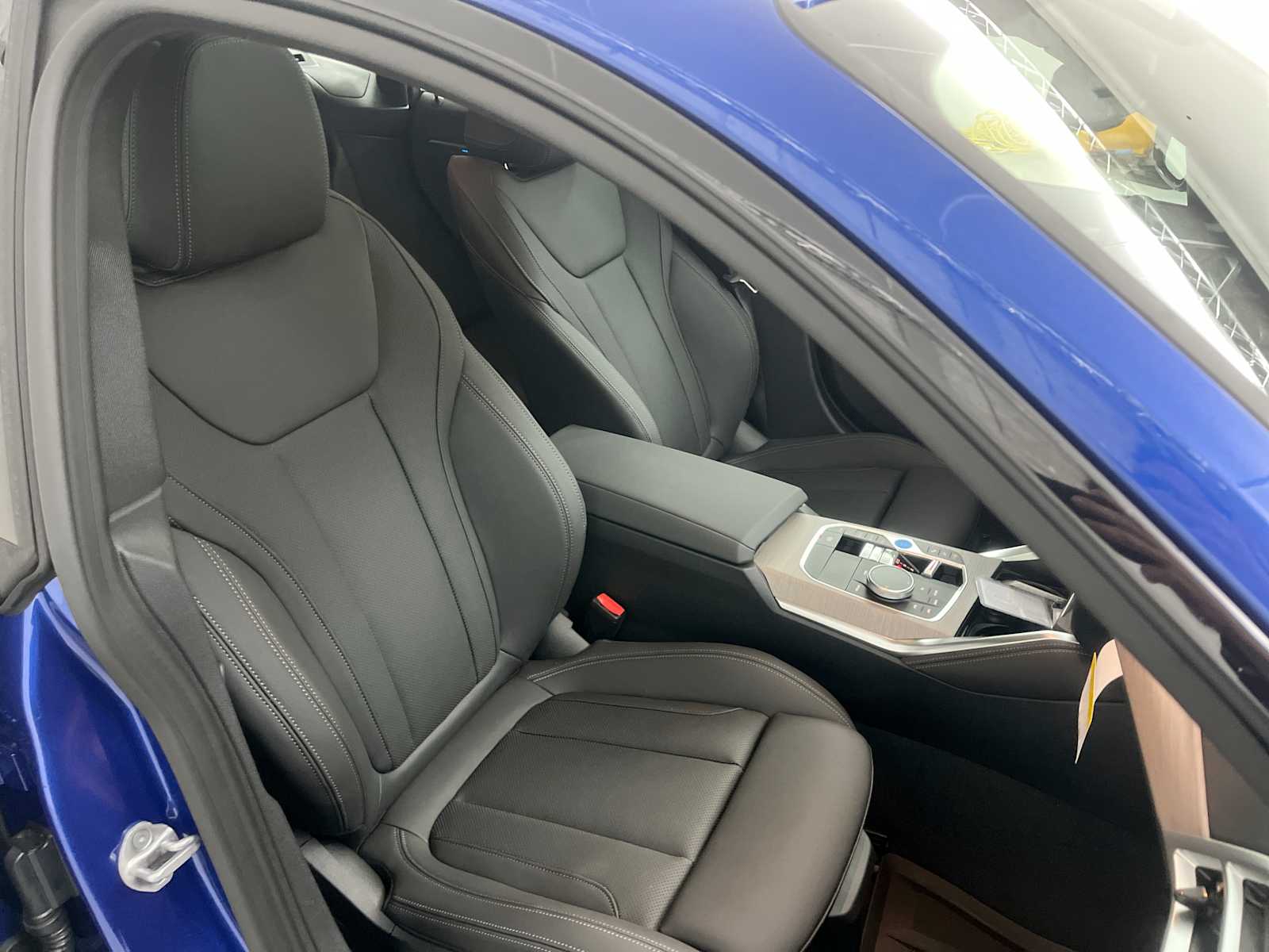 Thumbnail: 2026 BMW i4 - 32