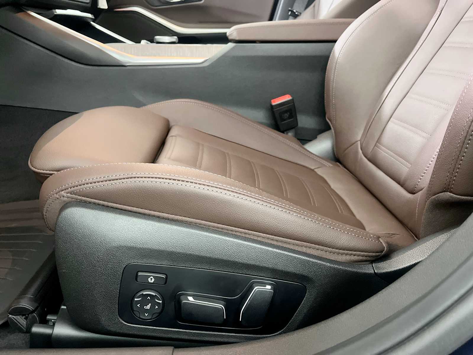 Thumbnail: 2026 BMW 3 Series - 14