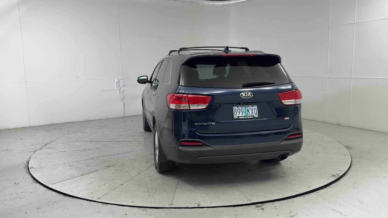Thumbnail: 2018 Kia Sorento - 3