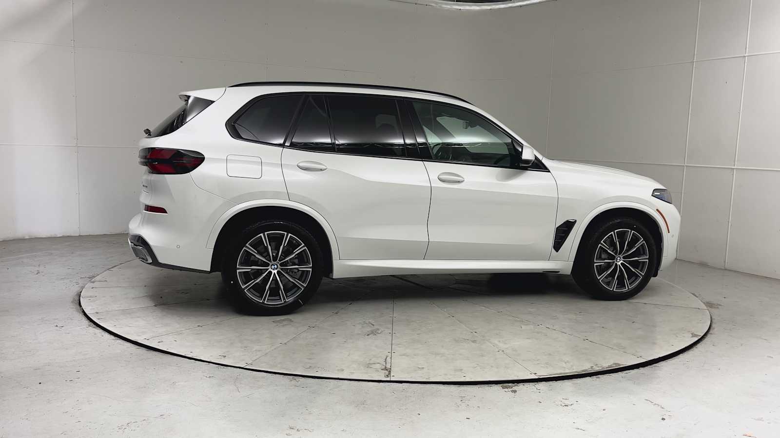Thumbnail: 2026 BMW X5 - 9