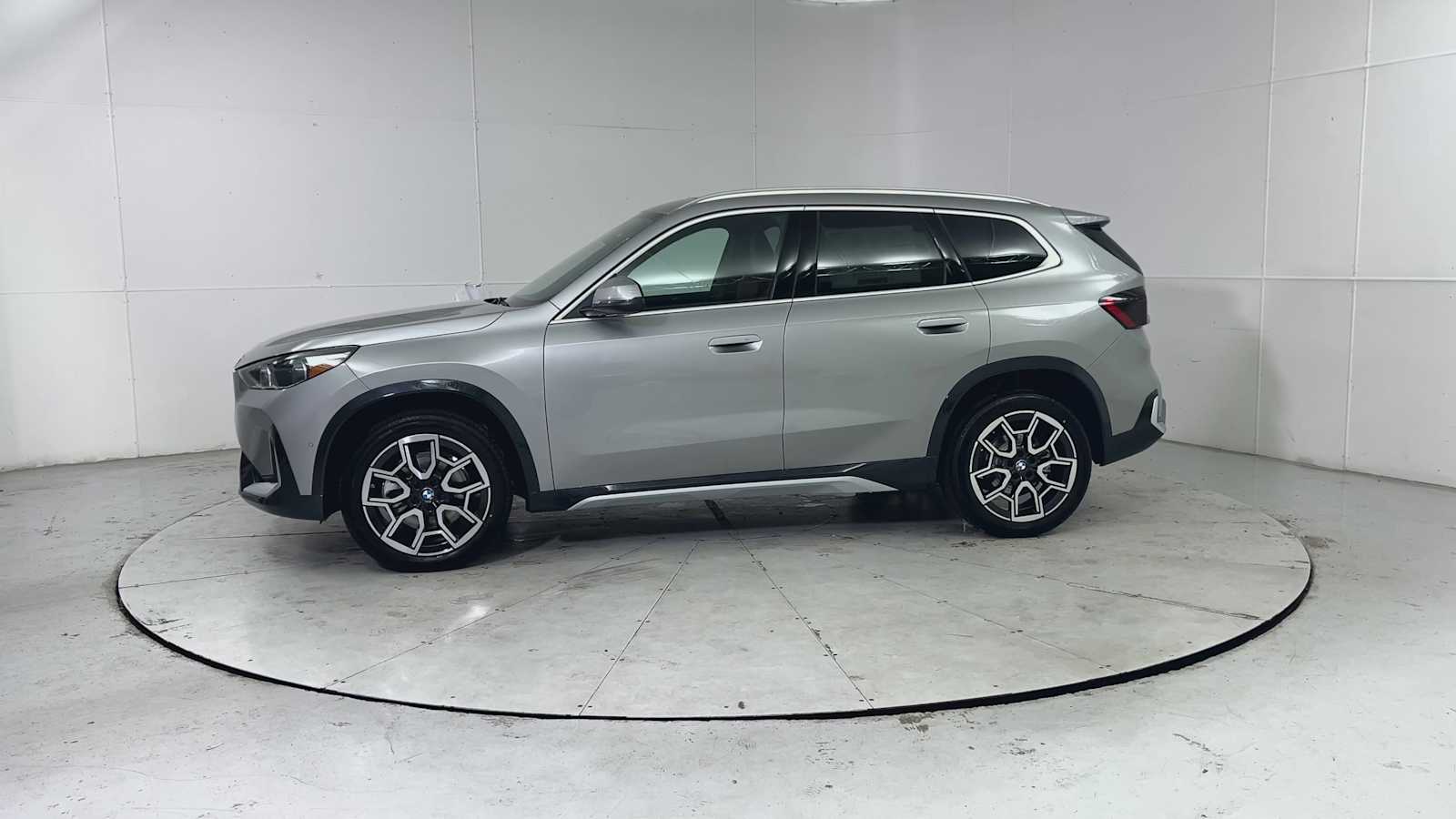 Thumbnail: 2026 BMW X1 - 5