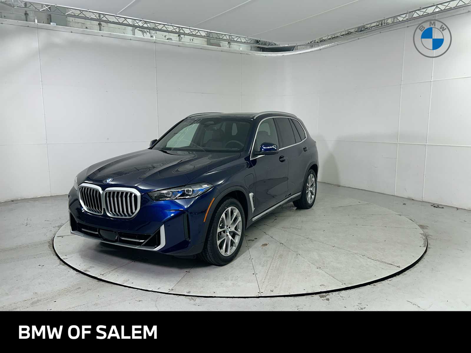 2026 BMW X5 xDrive50e's photo