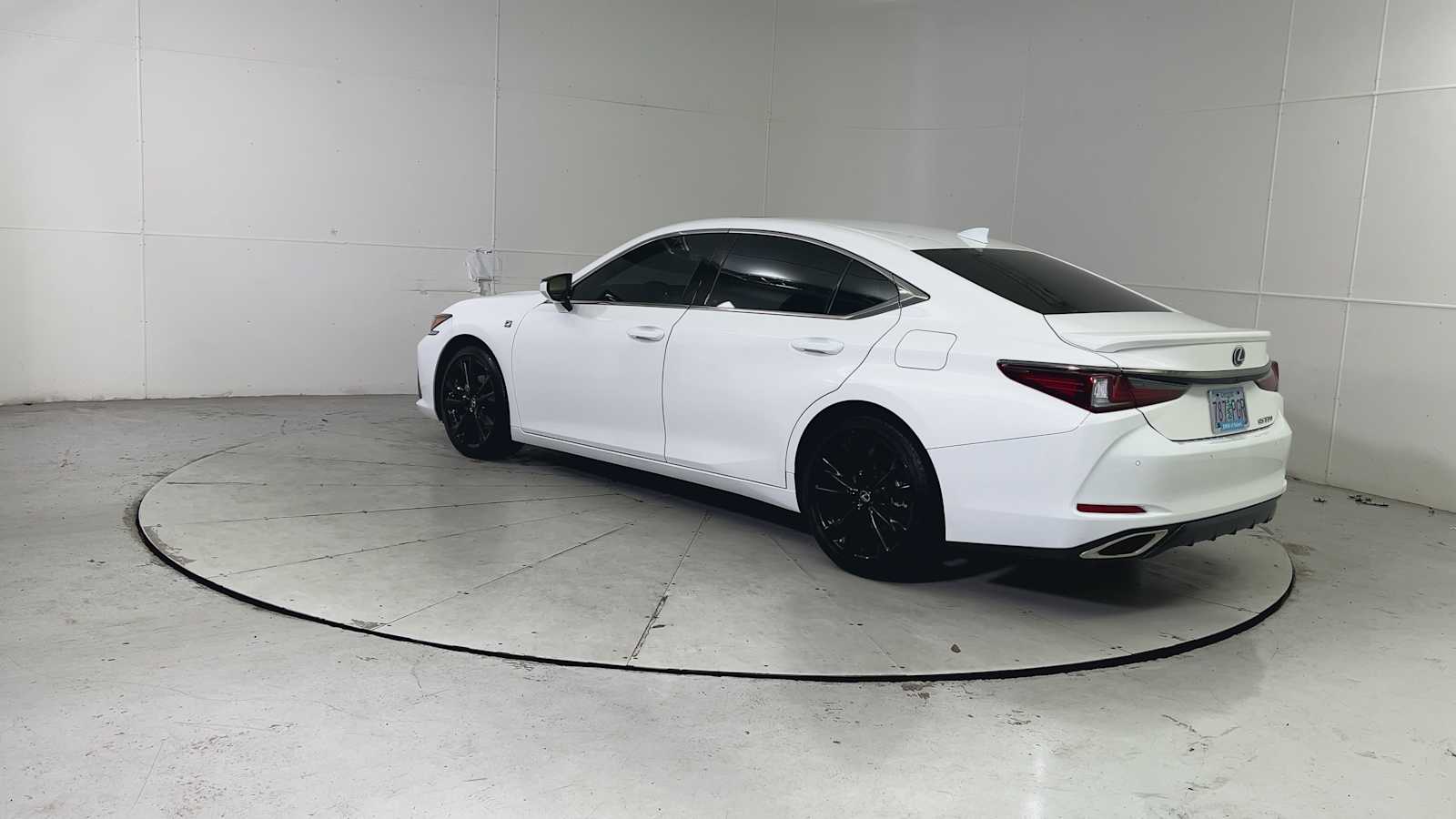 Thumbnail: 2022 Lexus ES - 4