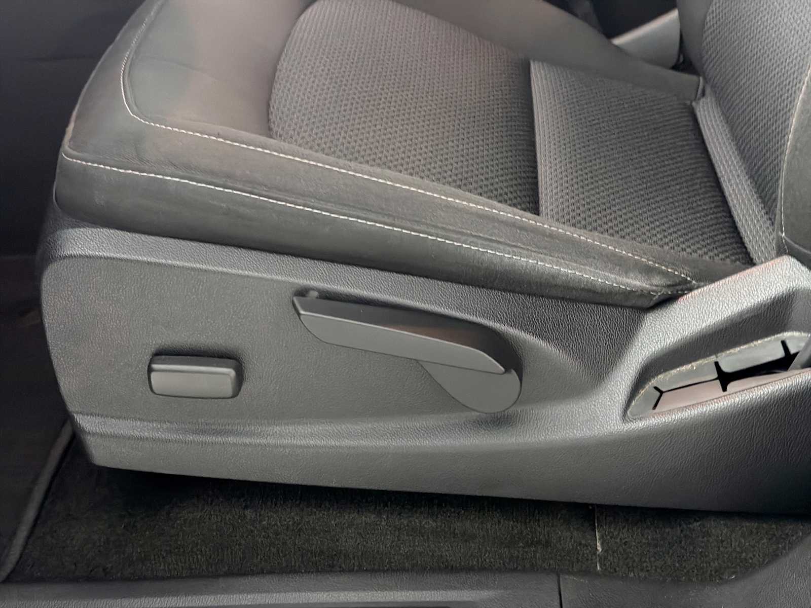 Thumbnail: 2018 Chevrolet Colorado - 14