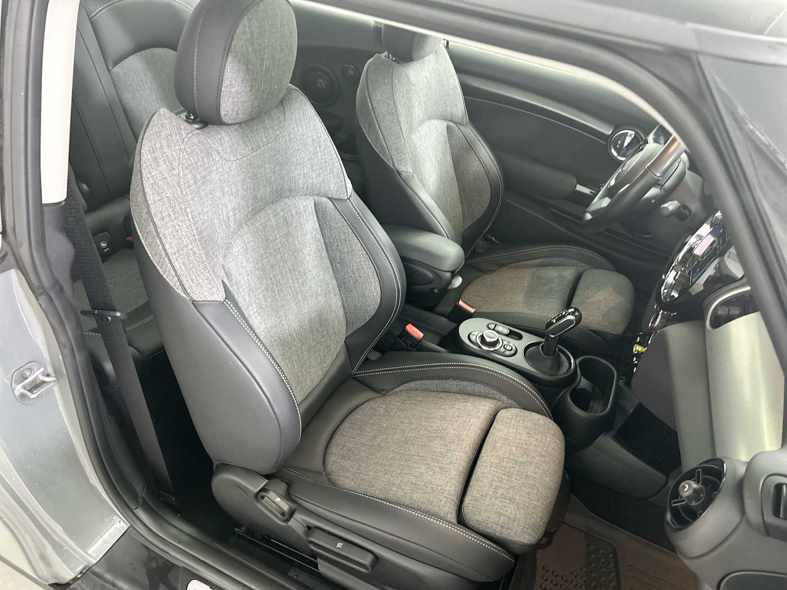 Thumbnail: 2023 MINI Cooper Hardtop - 26