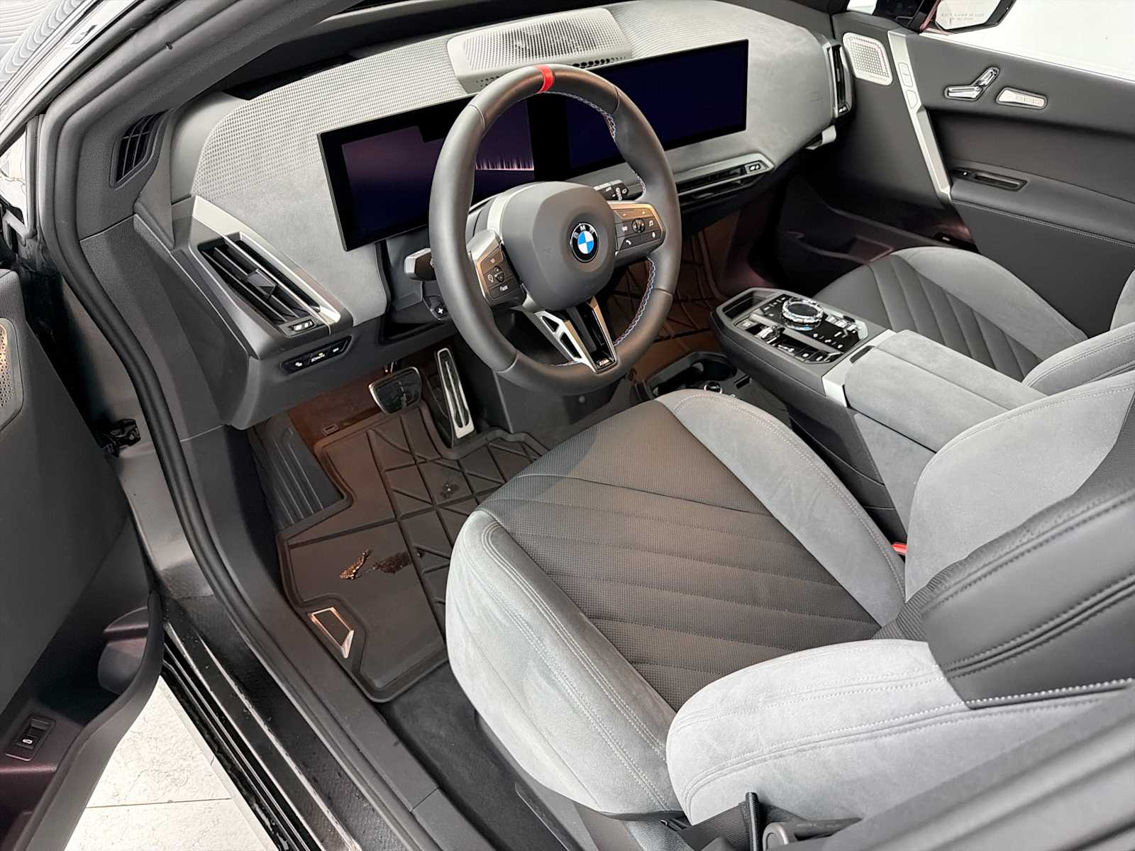 Thumbnail: 2026 BMW iX - 11