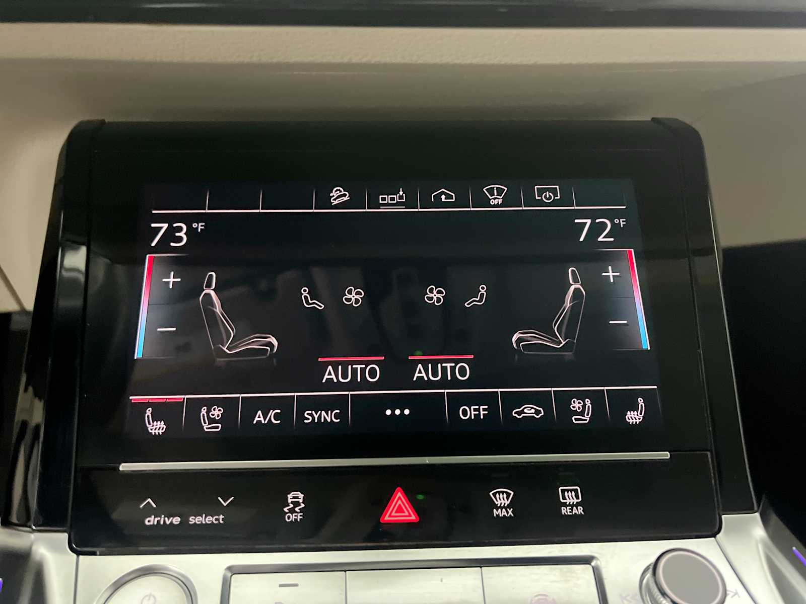 Thumbnail: 2019 Audi e-tron - 23