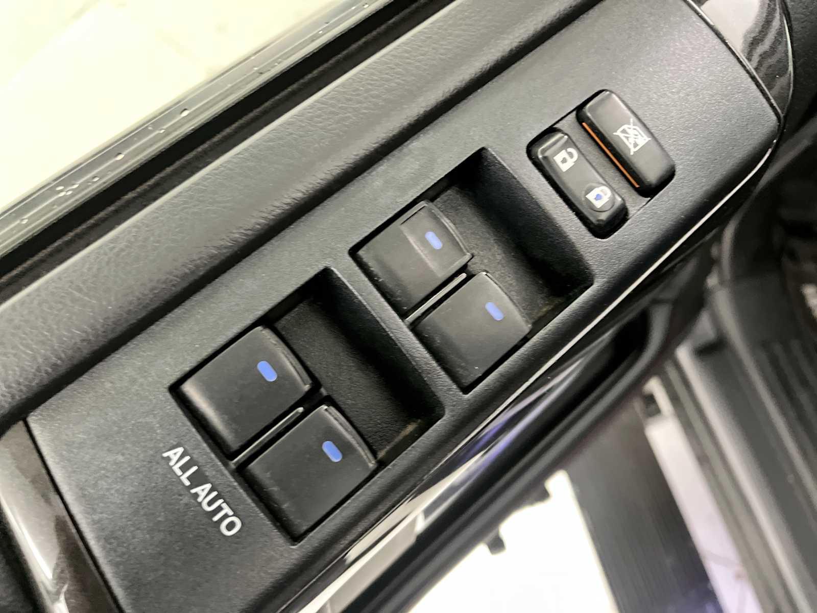 Thumbnail: 2020 Toyota 4Runner - 21