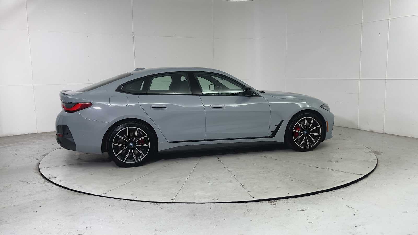 Thumbnail: 2023 BMW i4 - 8