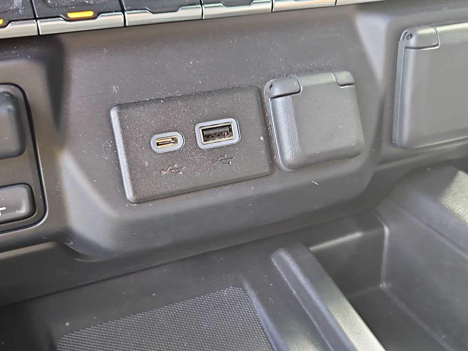 Thumbnail: 2022 Chevrolet Silverado 1500 - 27