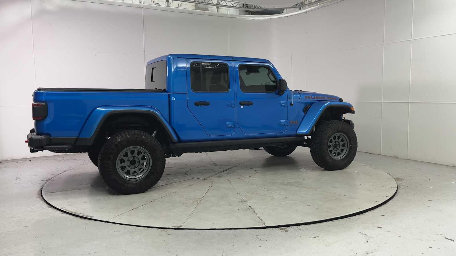 Thumbnail: 2021 Jeep Gladiator - 9