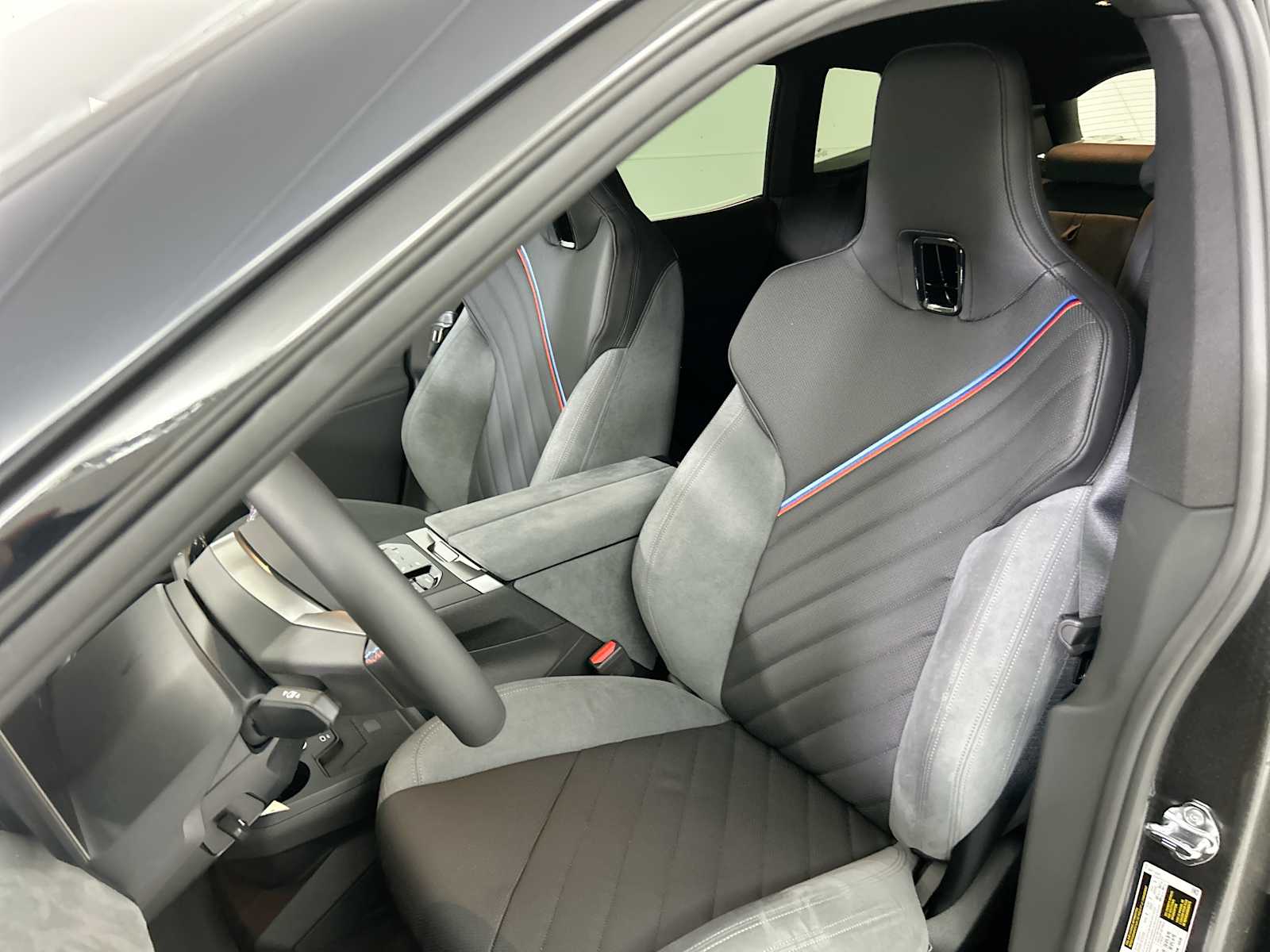 Thumbnail: 2026 BMW iX - 13