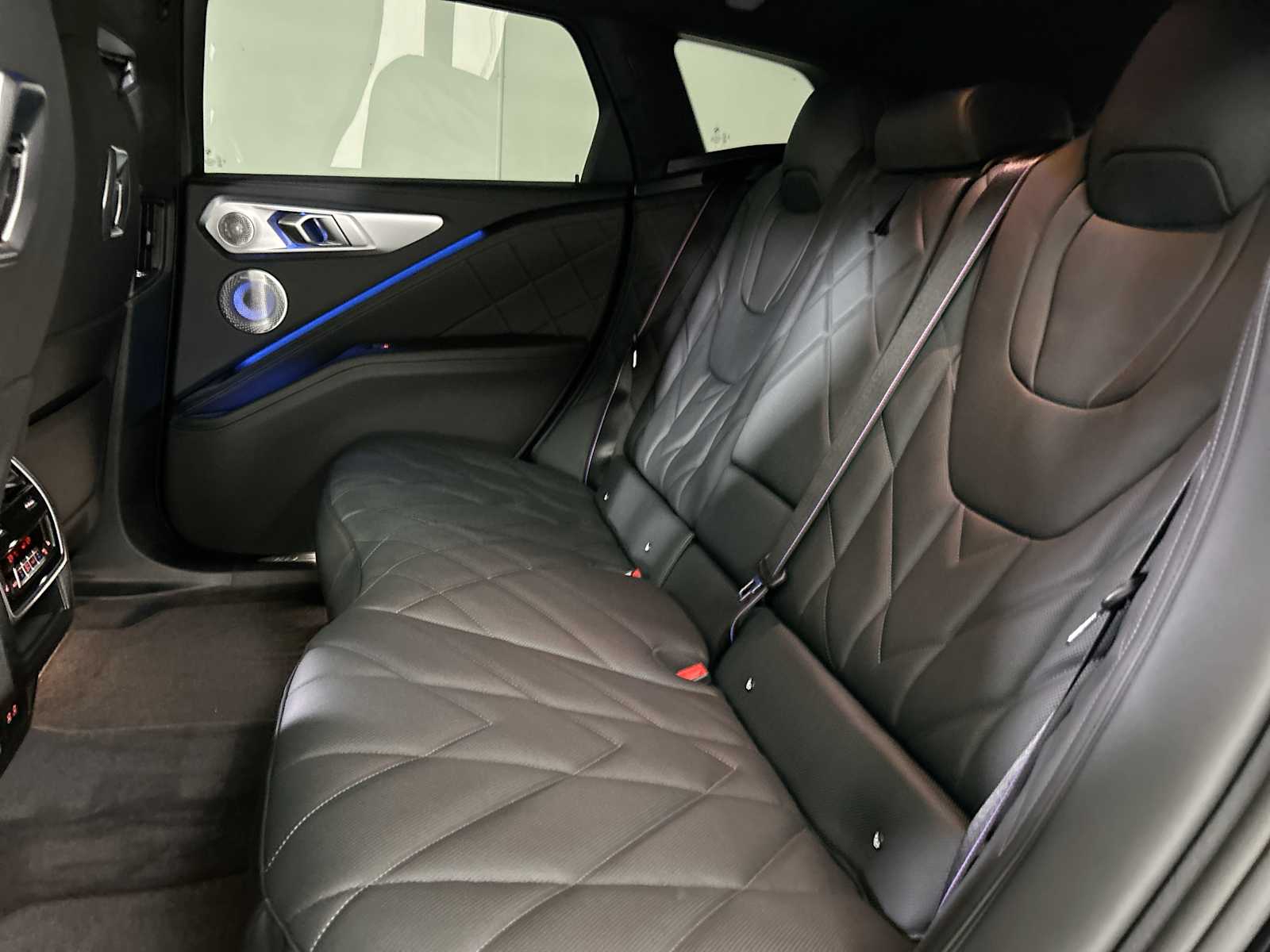 Thumbnail: 2026 BMW XM - 25