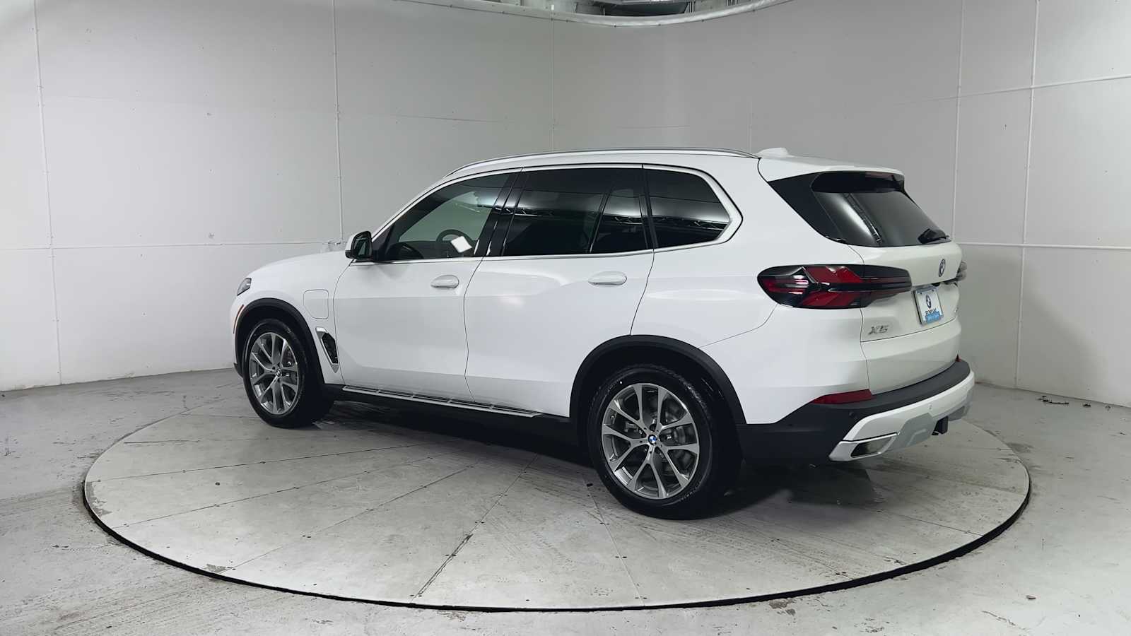 Thumbnail: 2026 BMW X5 - 4