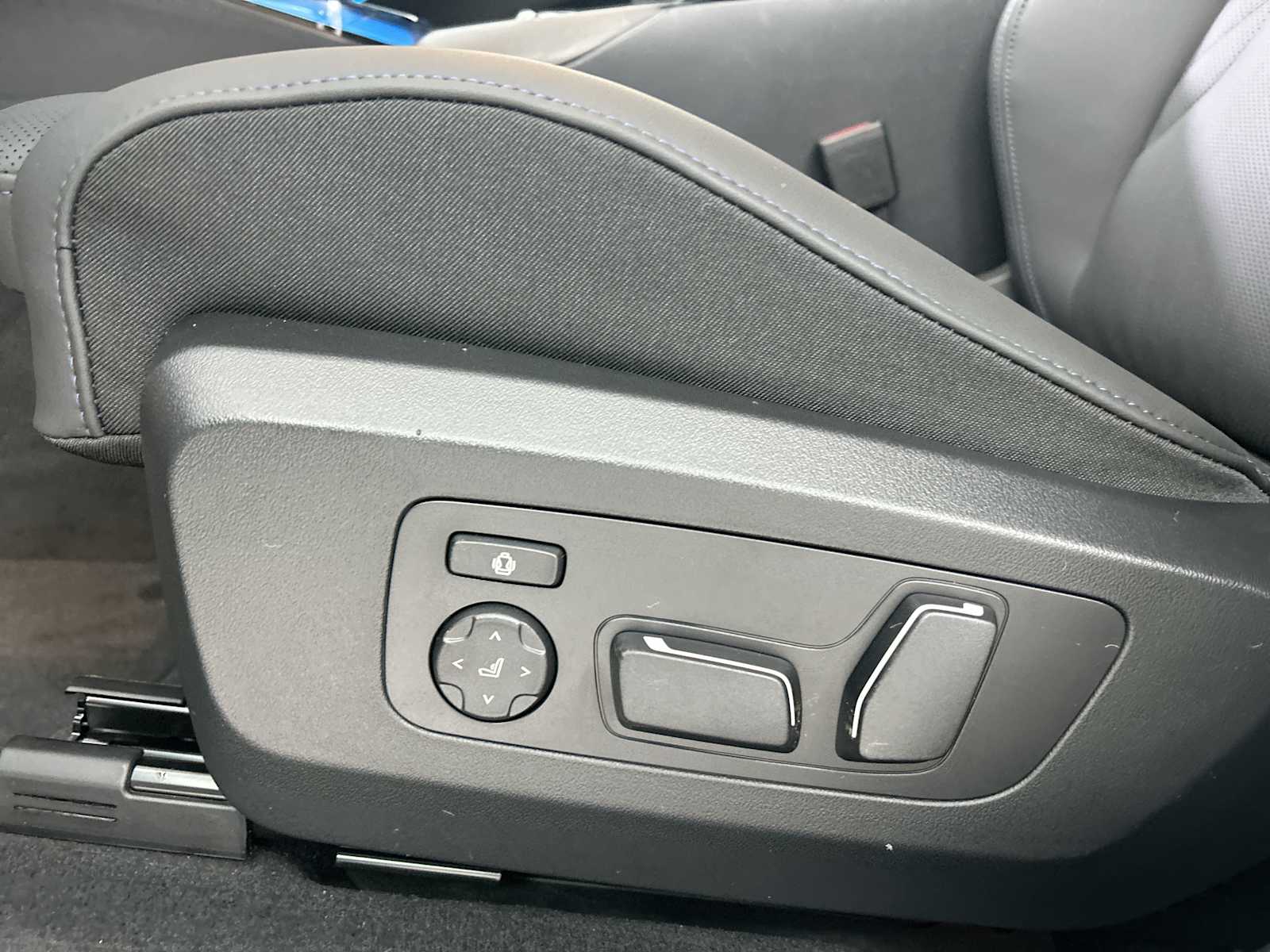 Thumbnail: 2026 BMW X3 - 14