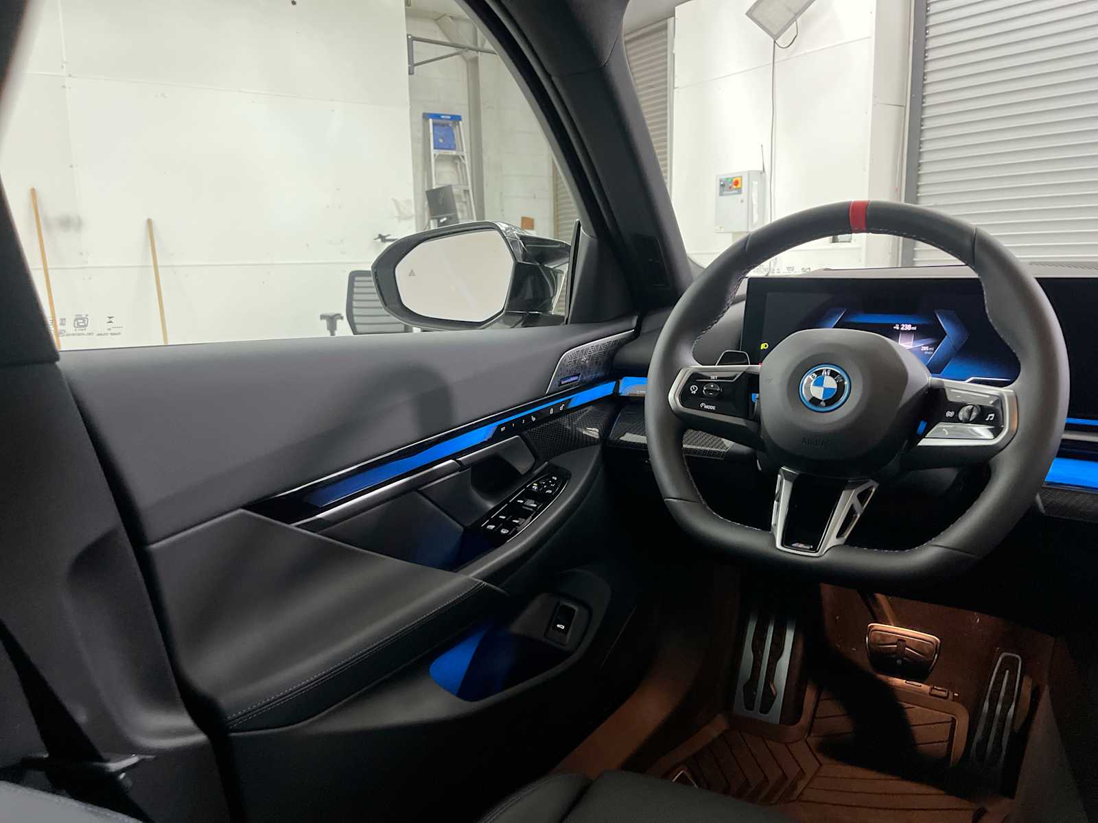 Thumbnail: 2026 BMW i5 - 15