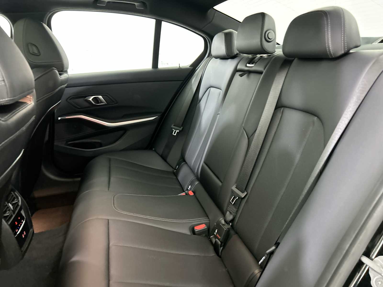 Thumbnail: 2024 BMW 3 Series - 25