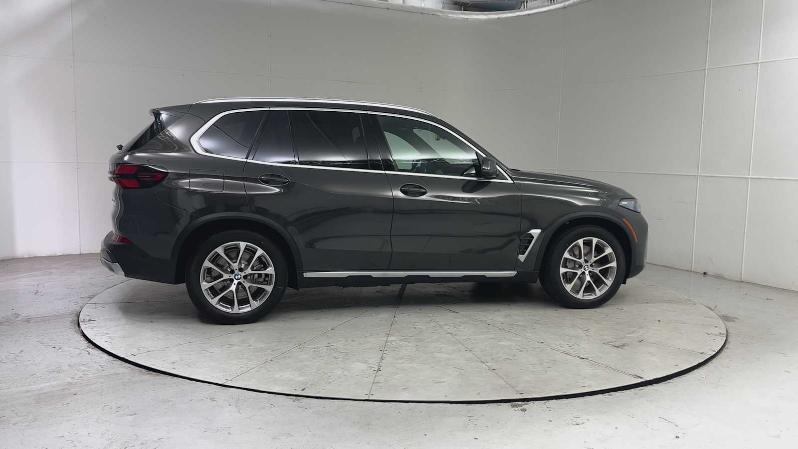 Thumbnail: 2026 BMW X5 - 8