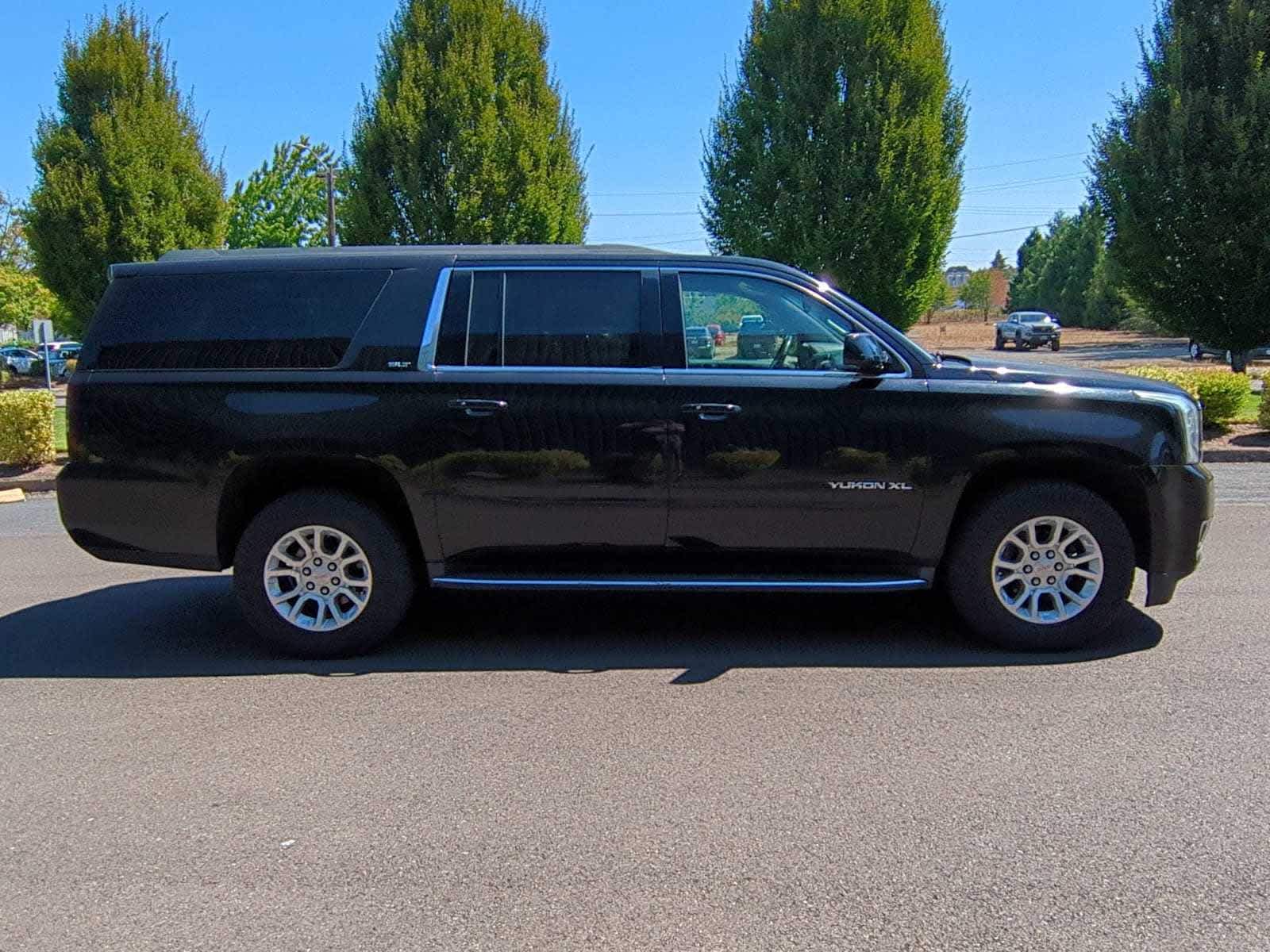 Thumbnail: 2017 GMC Yukon XL - 7