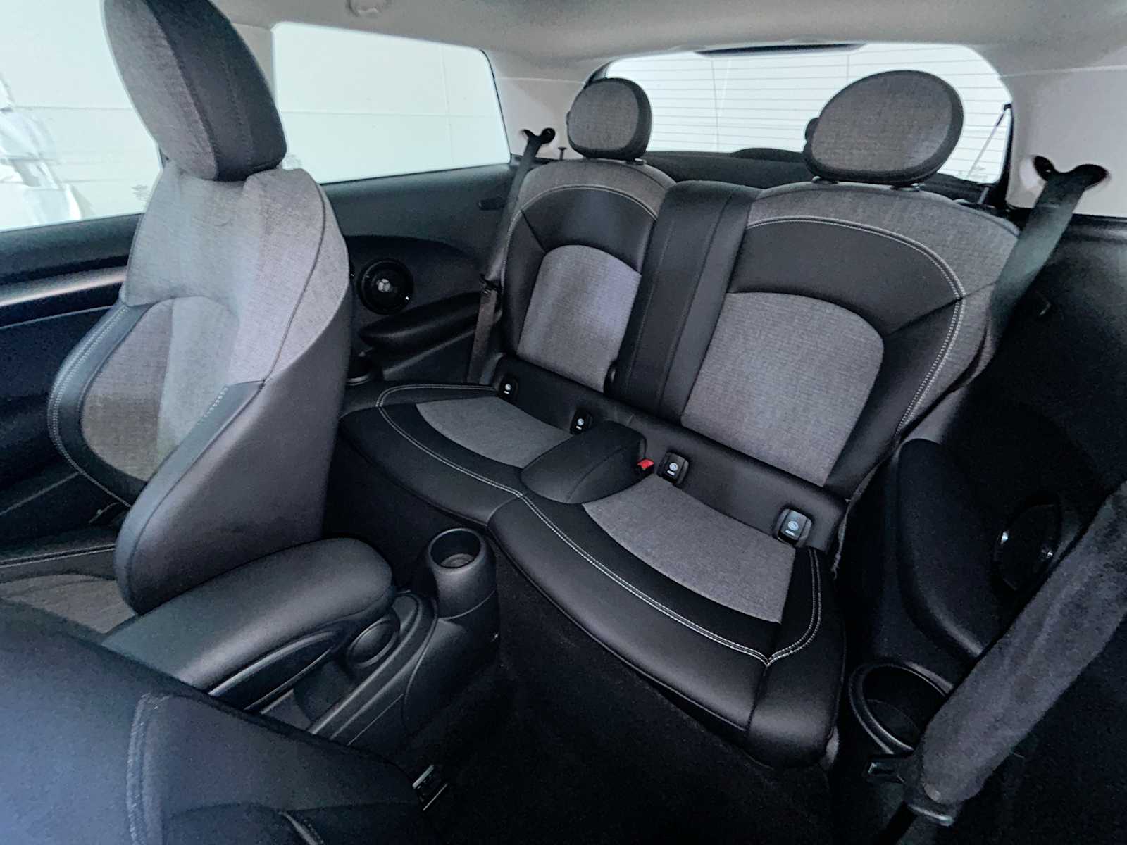 Thumbnail: 2023 MINI Cooper Hardtop - 25