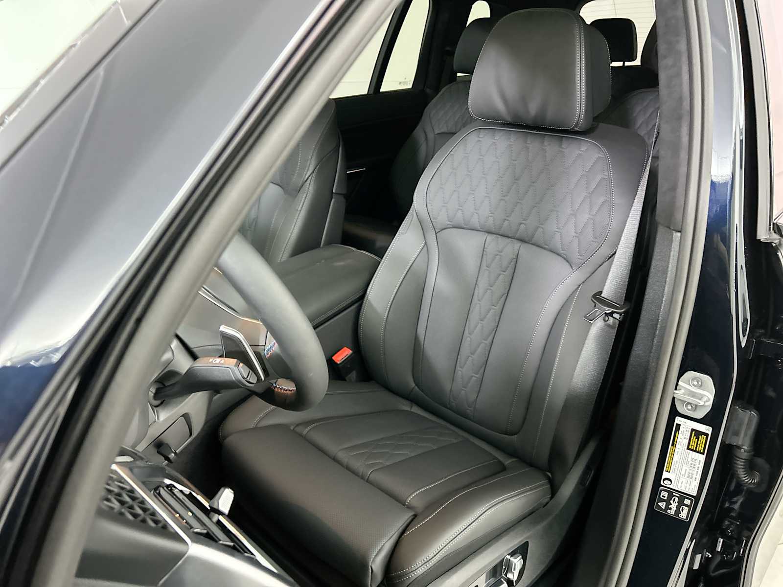 Thumbnail: 2026 BMW X7 - 13