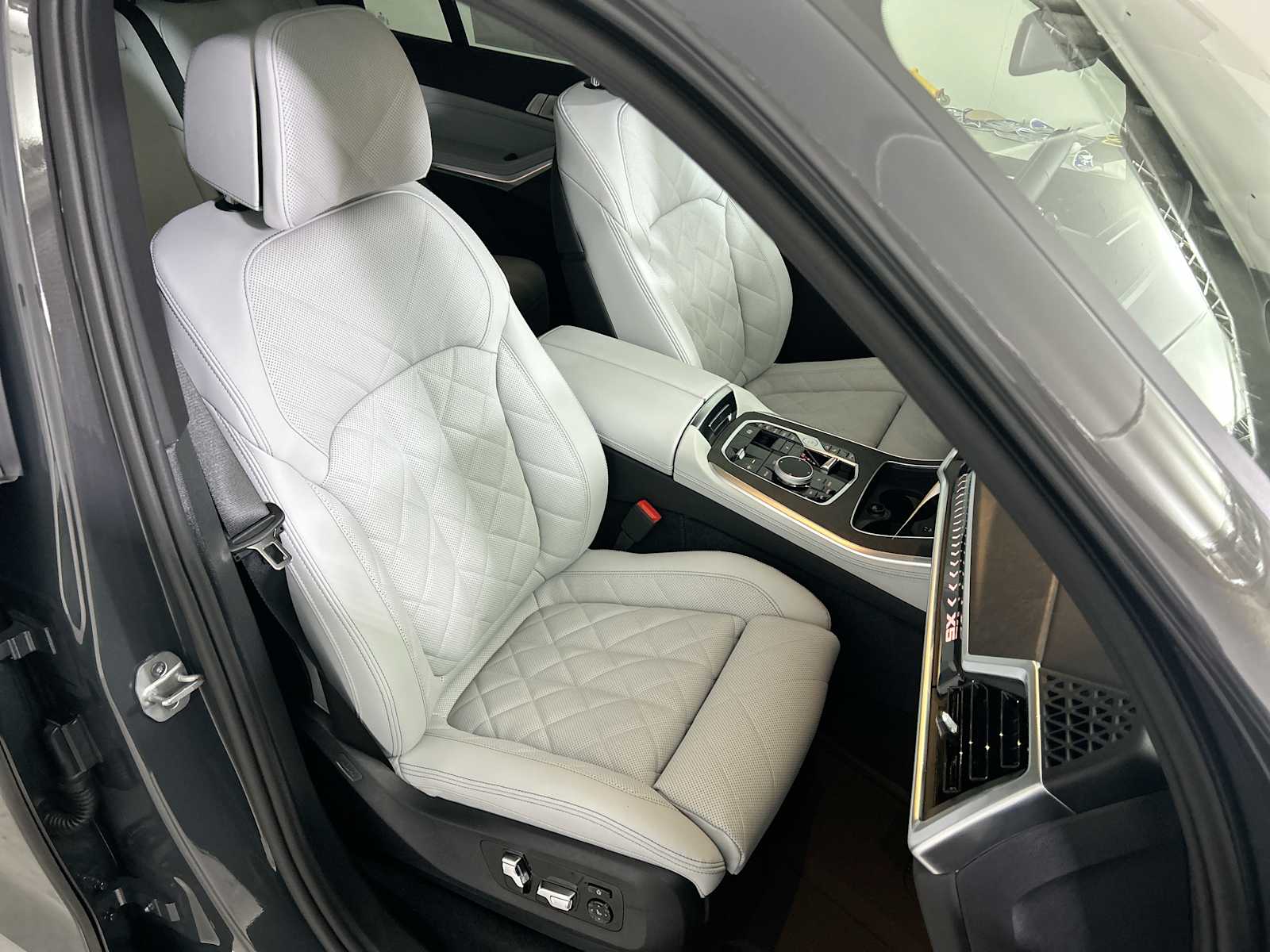 Thumbnail: 2026 BMW X5 - 26