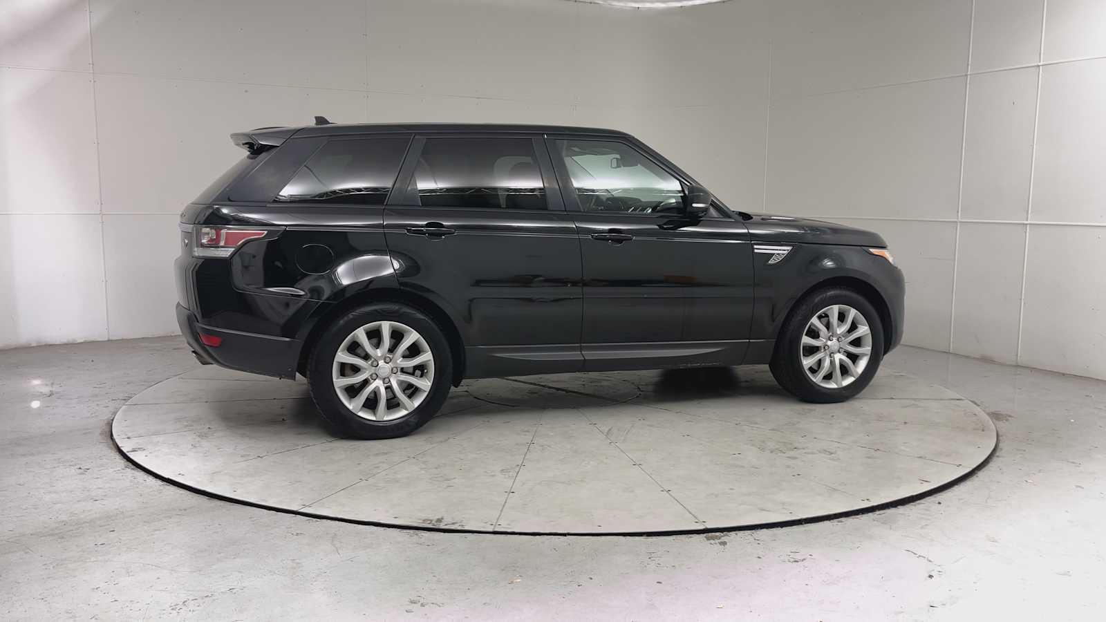 Thumbnail: 2015 Land Rover Range Rover Sport - 9