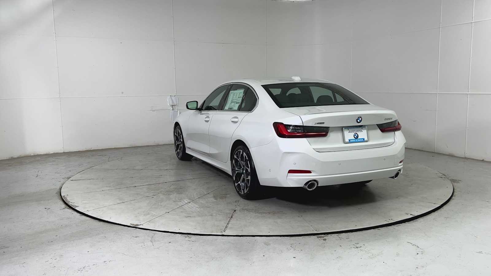 Thumbnail: 2025 BMW 3 Series - 3