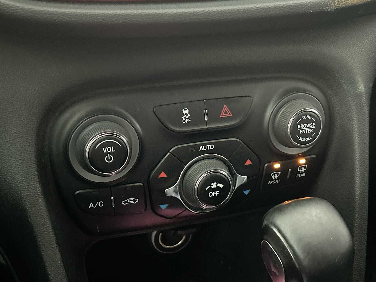 Thumbnail: 2016 Dodge Dart - 16