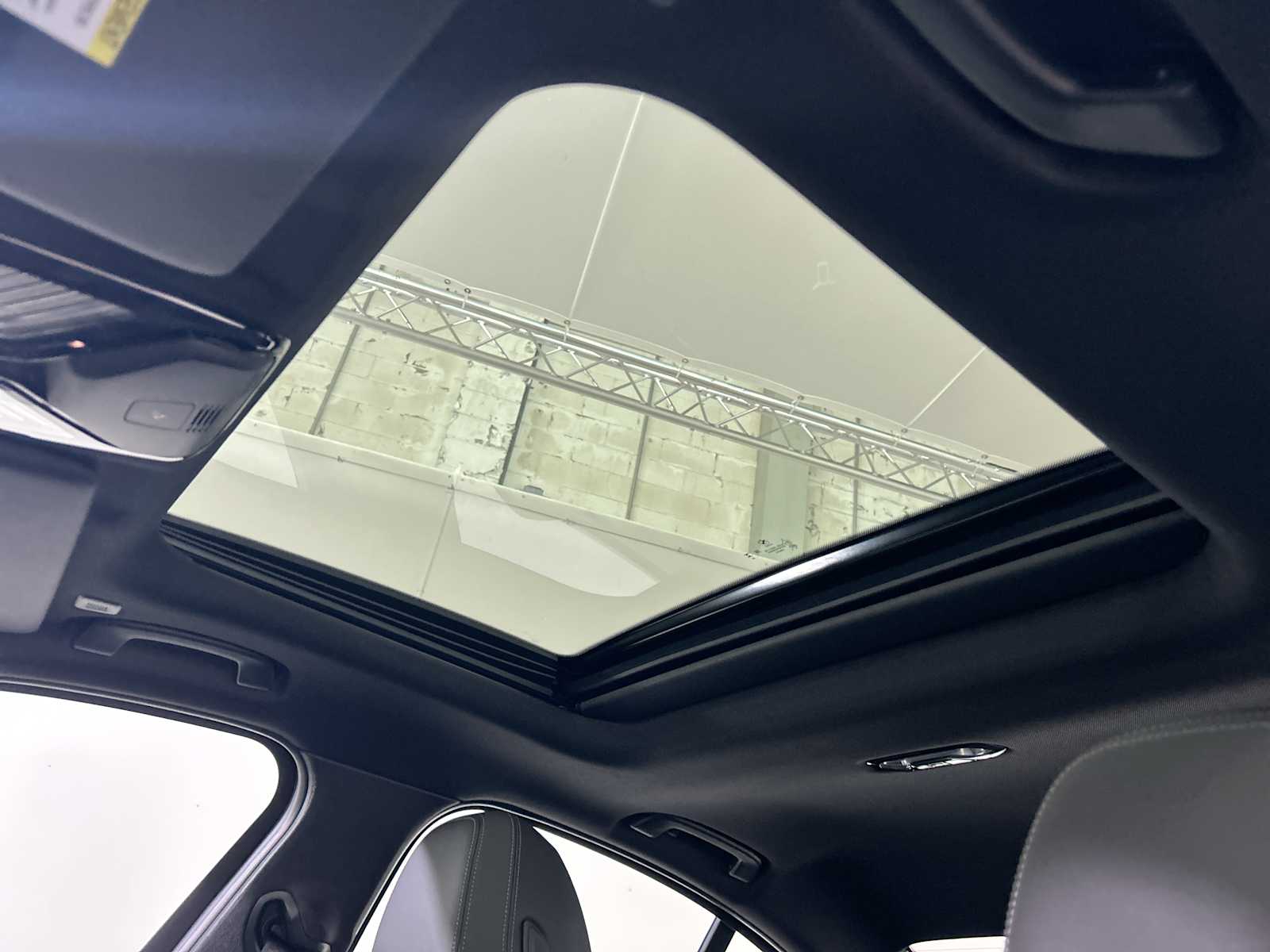 Thumbnail: 2026 BMW 3 Series - 16