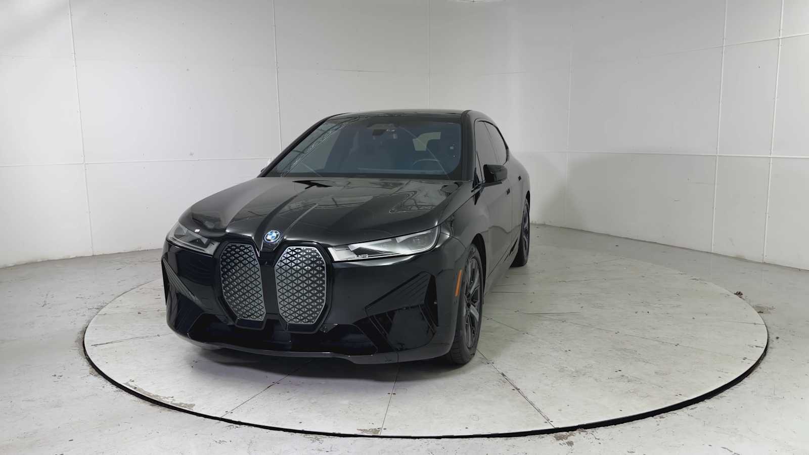 Thumbnail: 2023 BMW iX - 7