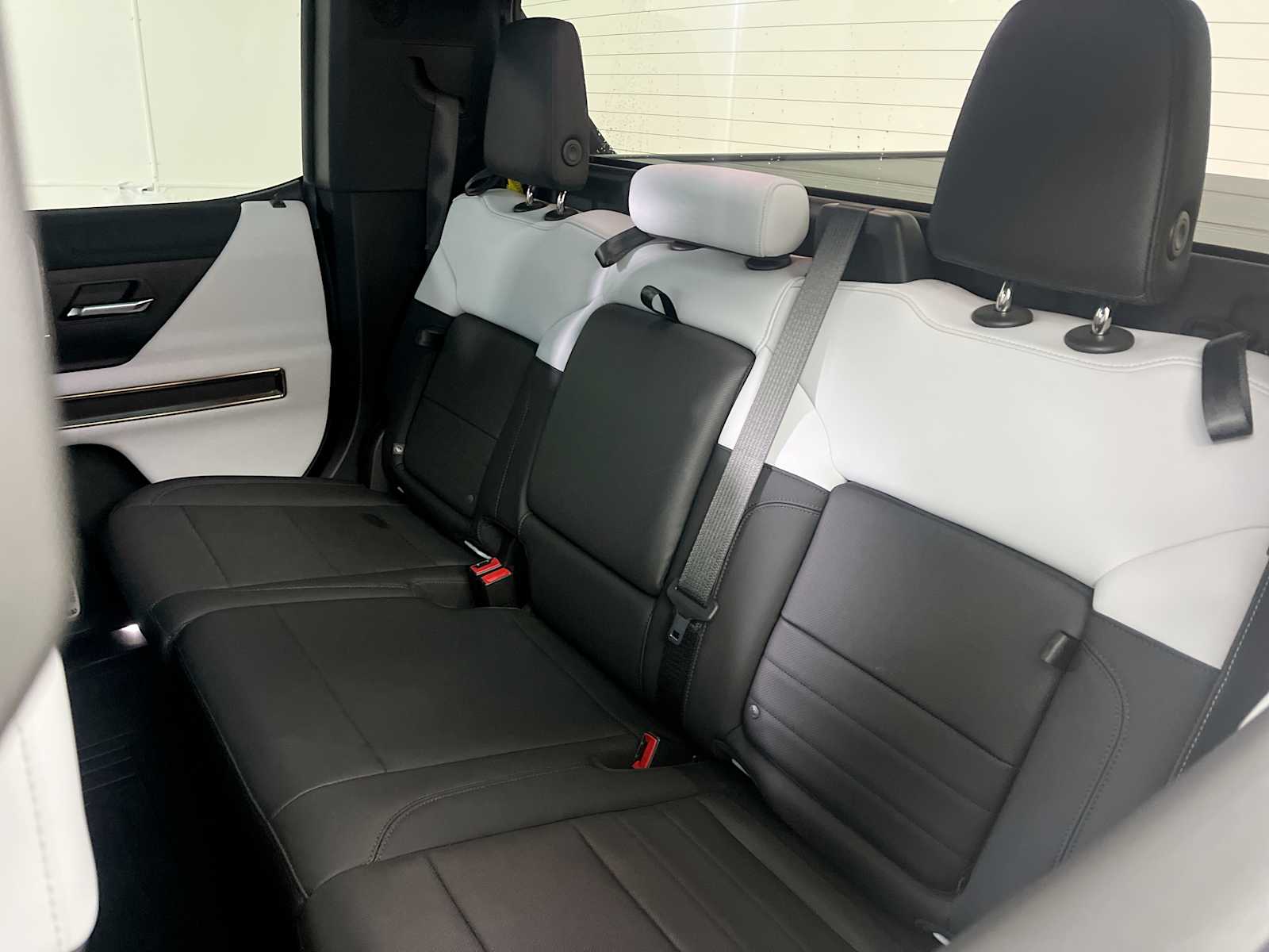 Thumbnail: 2022 GMC Hummer EV - 24