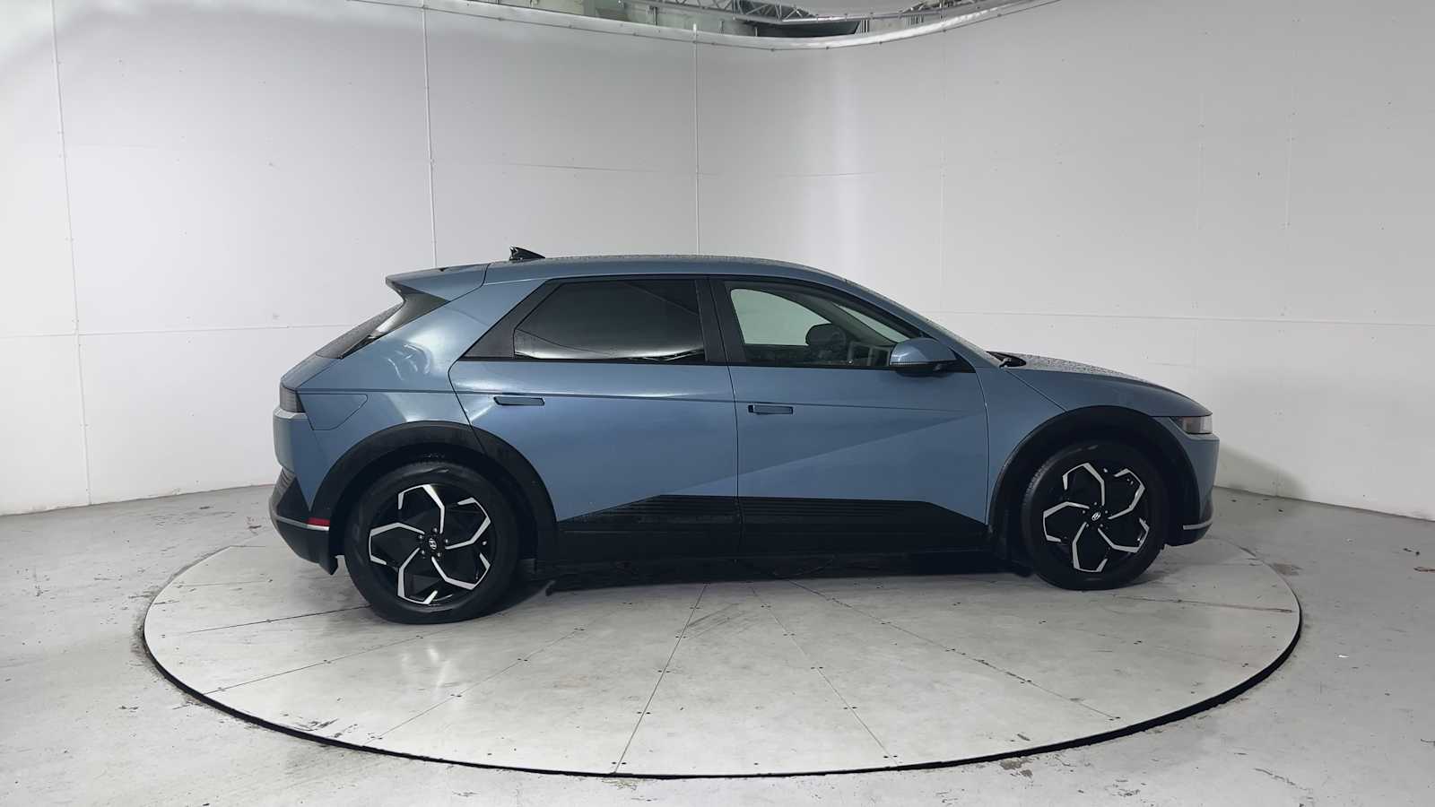 Thumbnail: 2022 Hyundai Ioniq 5 - 9