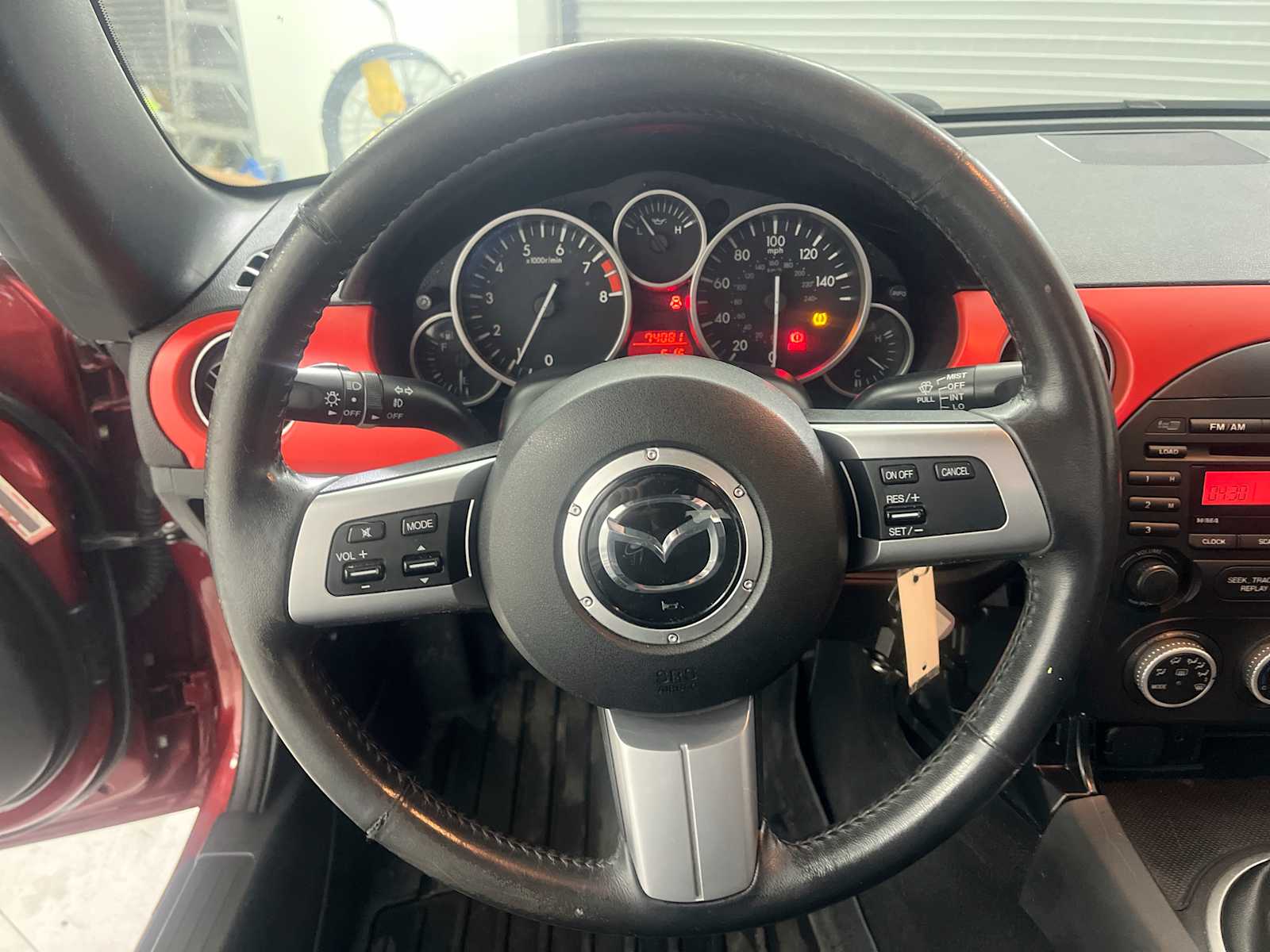 Thumbnail: 2010 Mazda MX-5 Miata - 11