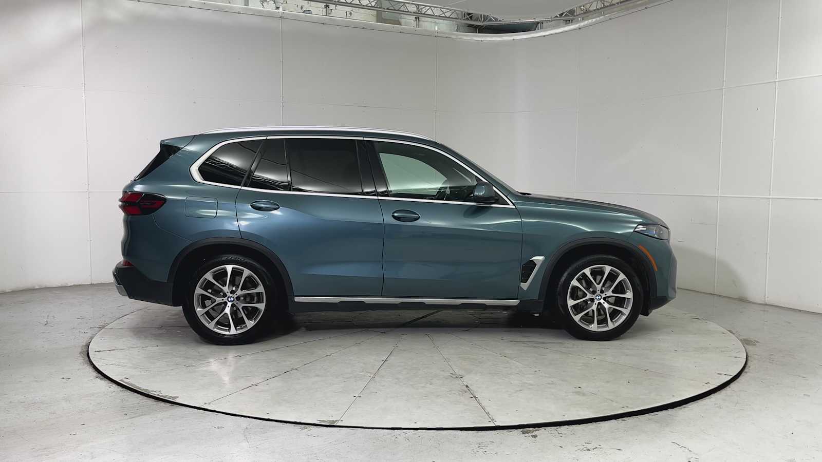Thumbnail: 2024 BMW X5 - 8