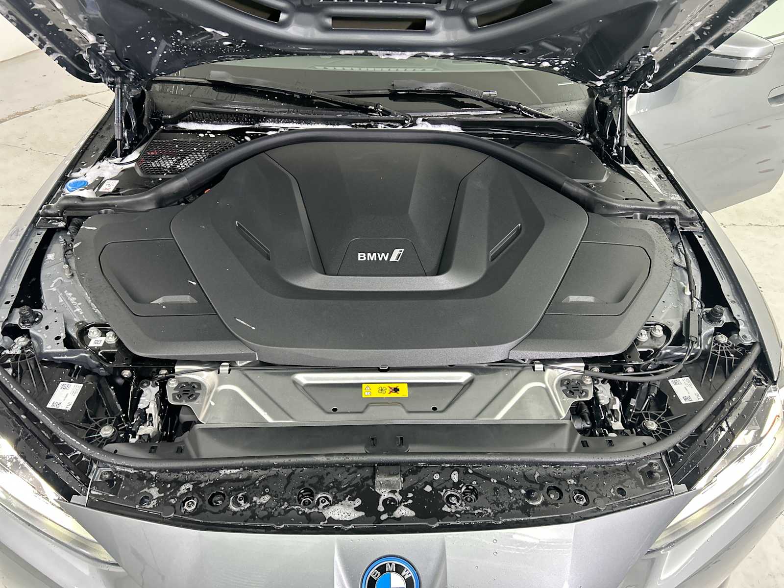 Thumbnail: 2025 BMW i4 - 18