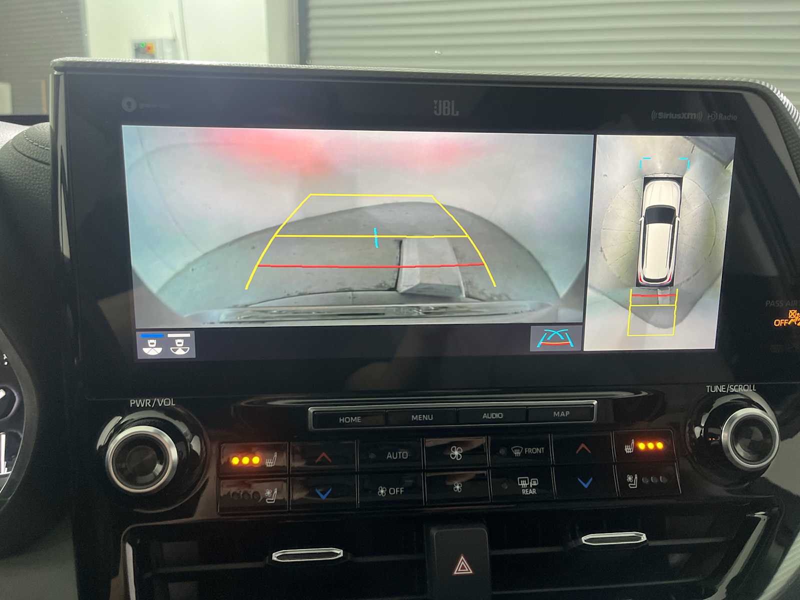 Thumbnail: 2020 Toyota Highlander - 30