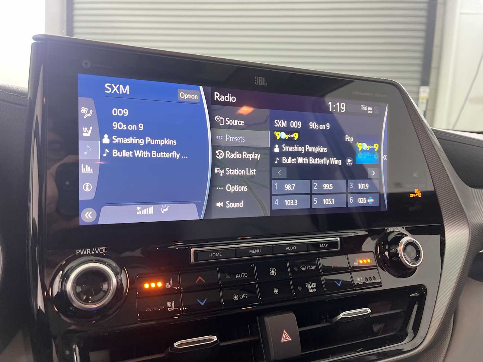 Thumbnail: 2020 Toyota Highlander - 18