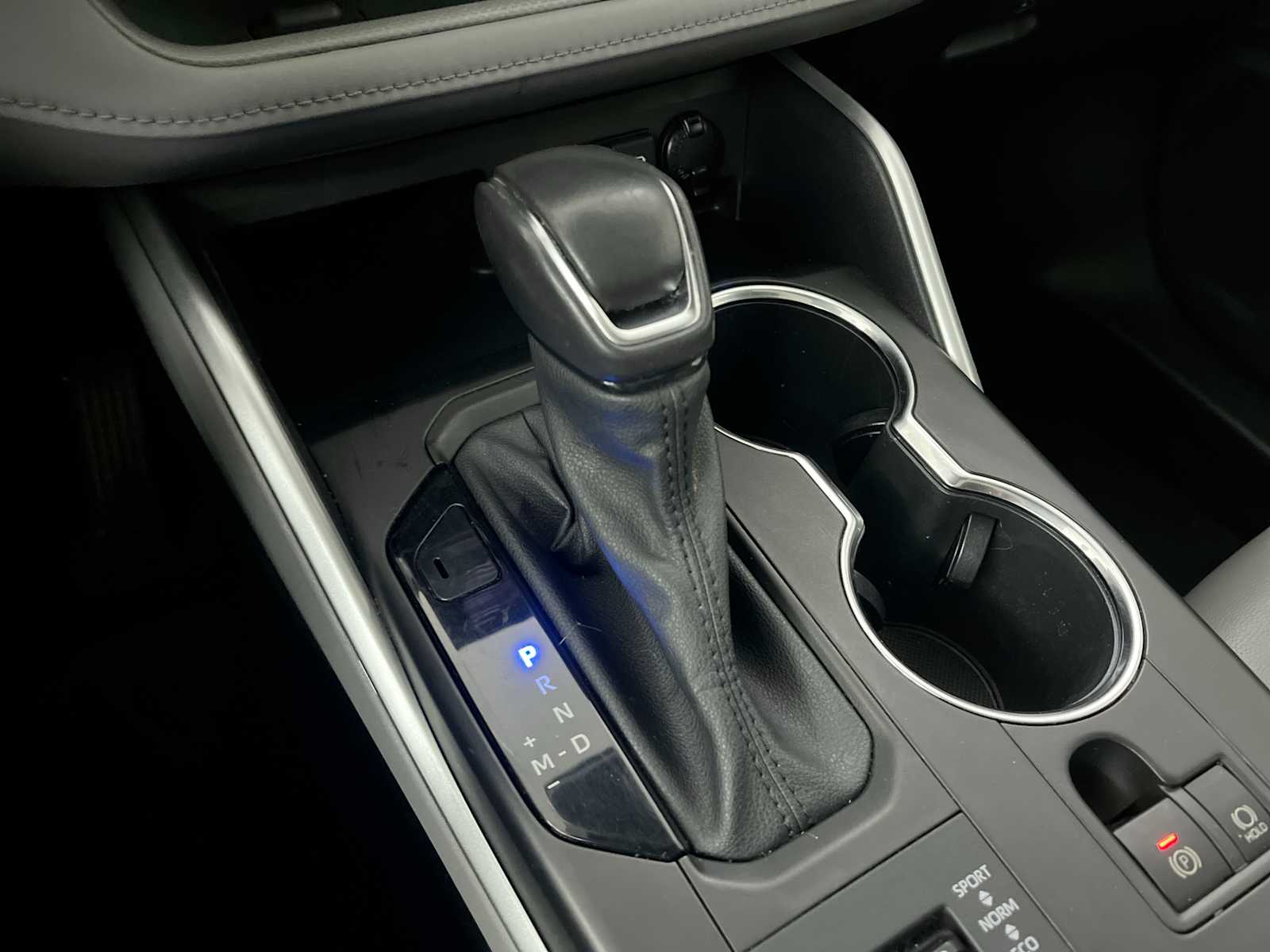 Thumbnail: 2021 Toyota Highlander - 27
