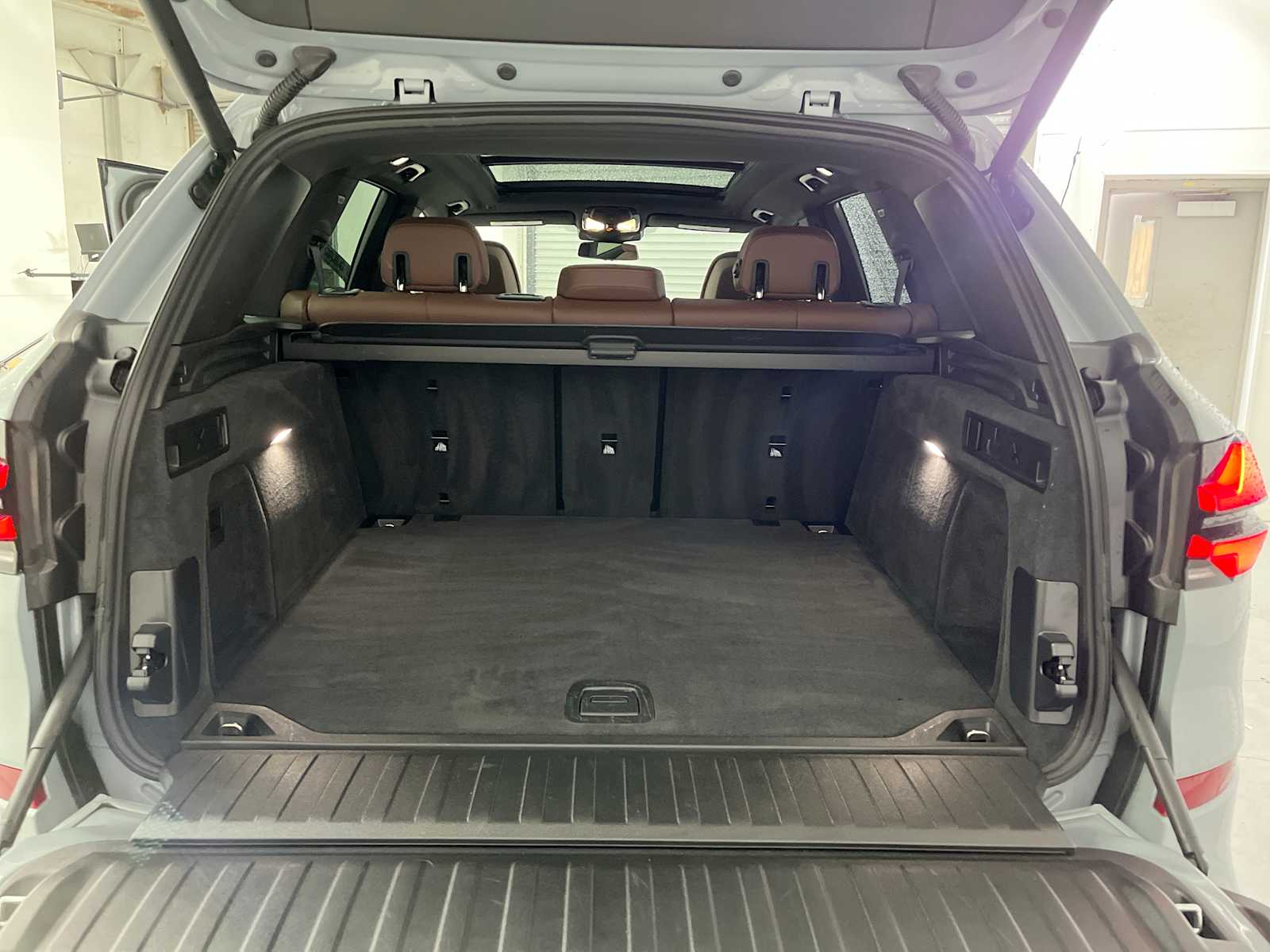 Thumbnail: 2026 BMW X5 - 21