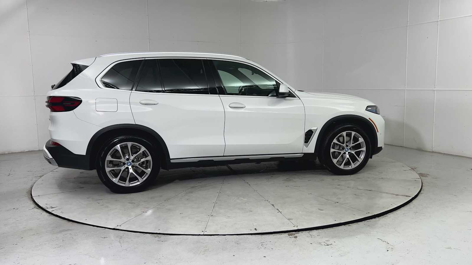 Thumbnail: 2025 BMW X5 - 9