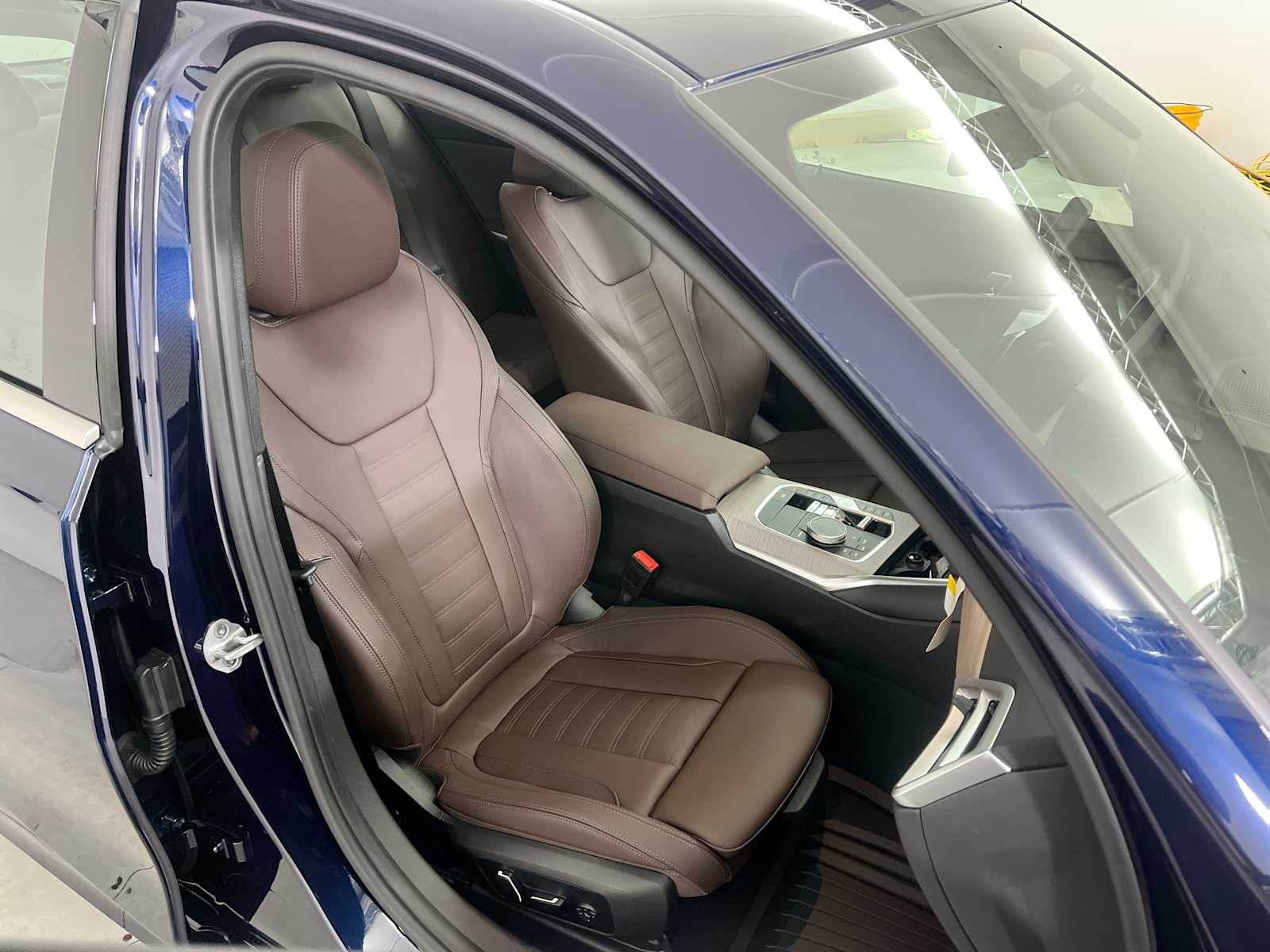 Thumbnail: 2026 BMW 3 Series - 26